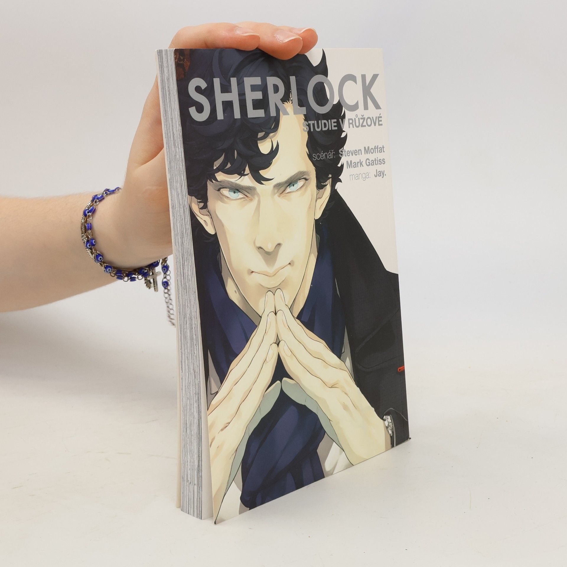 Mark Gatiss Sherlock. Studie v růžové