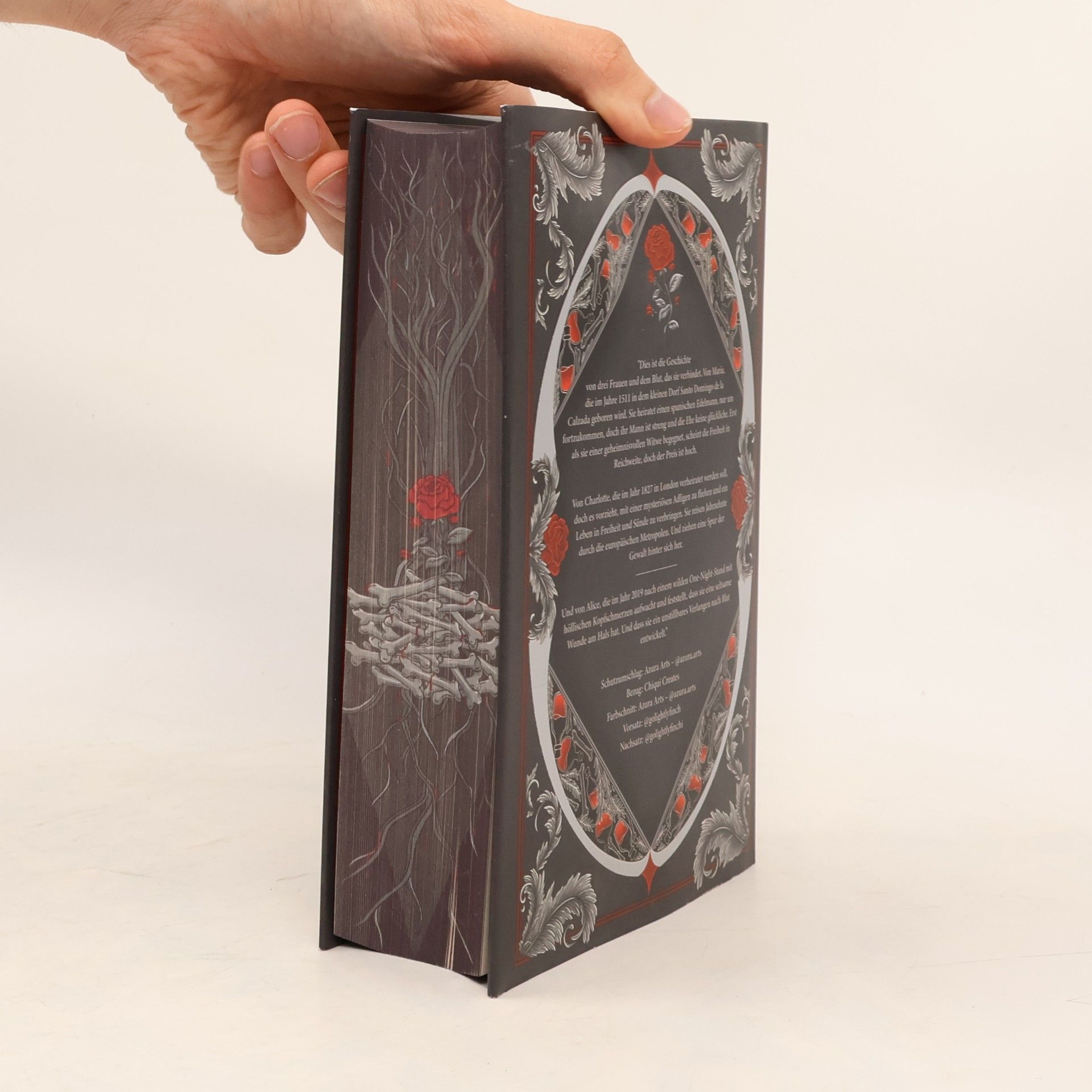 V. E. Schwab Bury Our Bones in the Midnight Soil