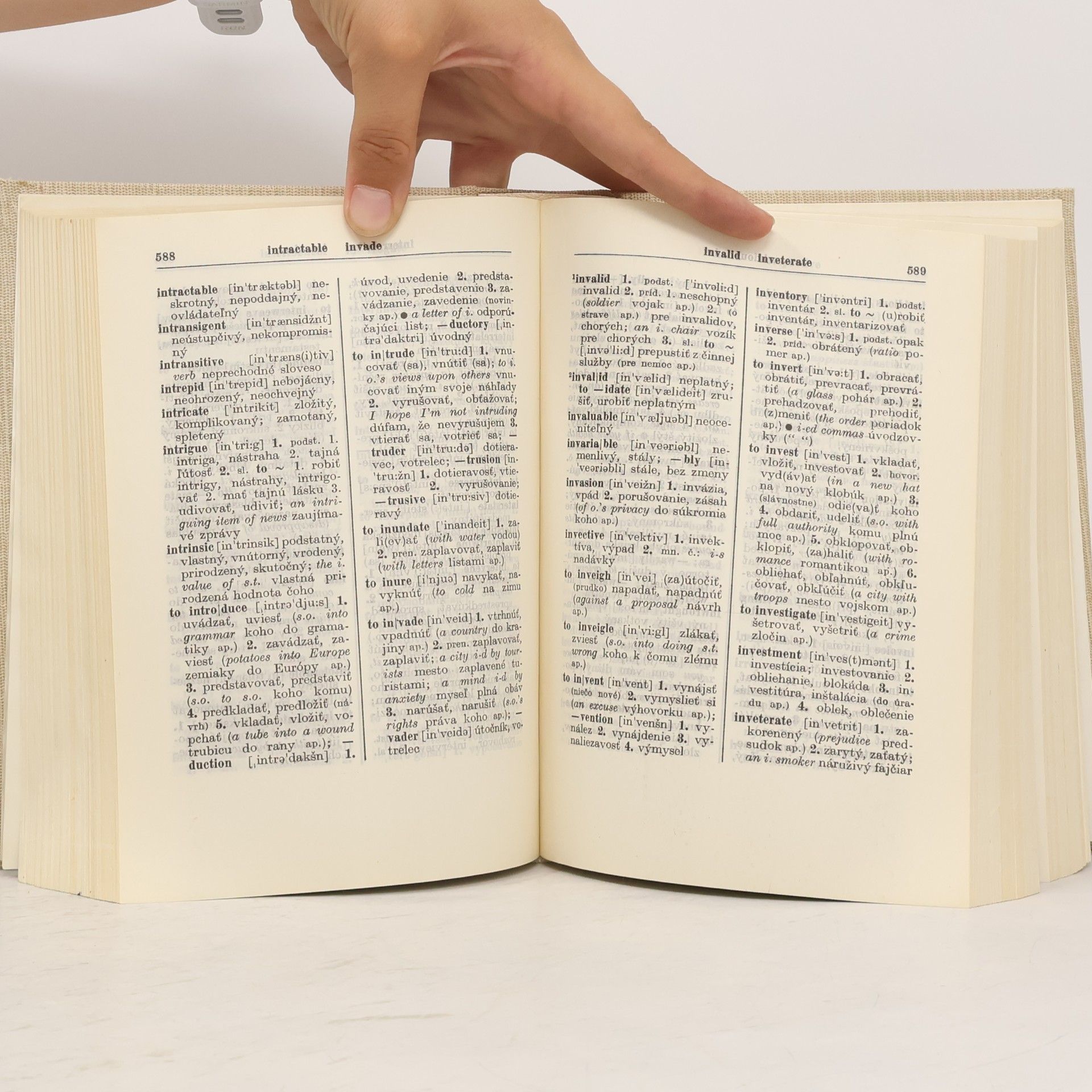 Ján Šimko English Slovak Dictionary. Anglickoslovenský slovník