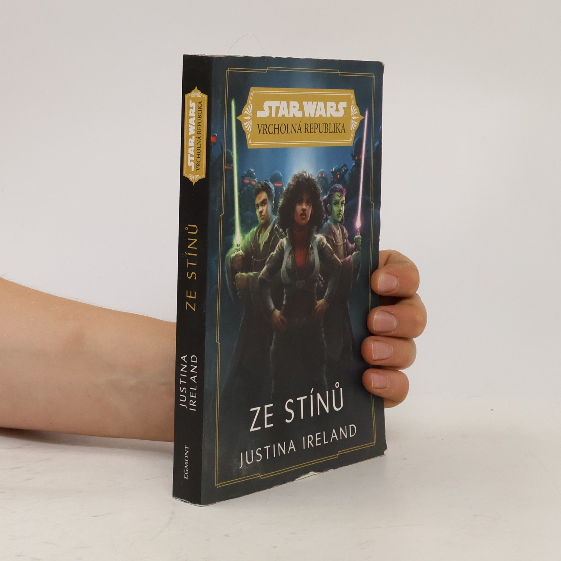 Justina Ireland Star Wars - vrcholná republika. Ze stínů