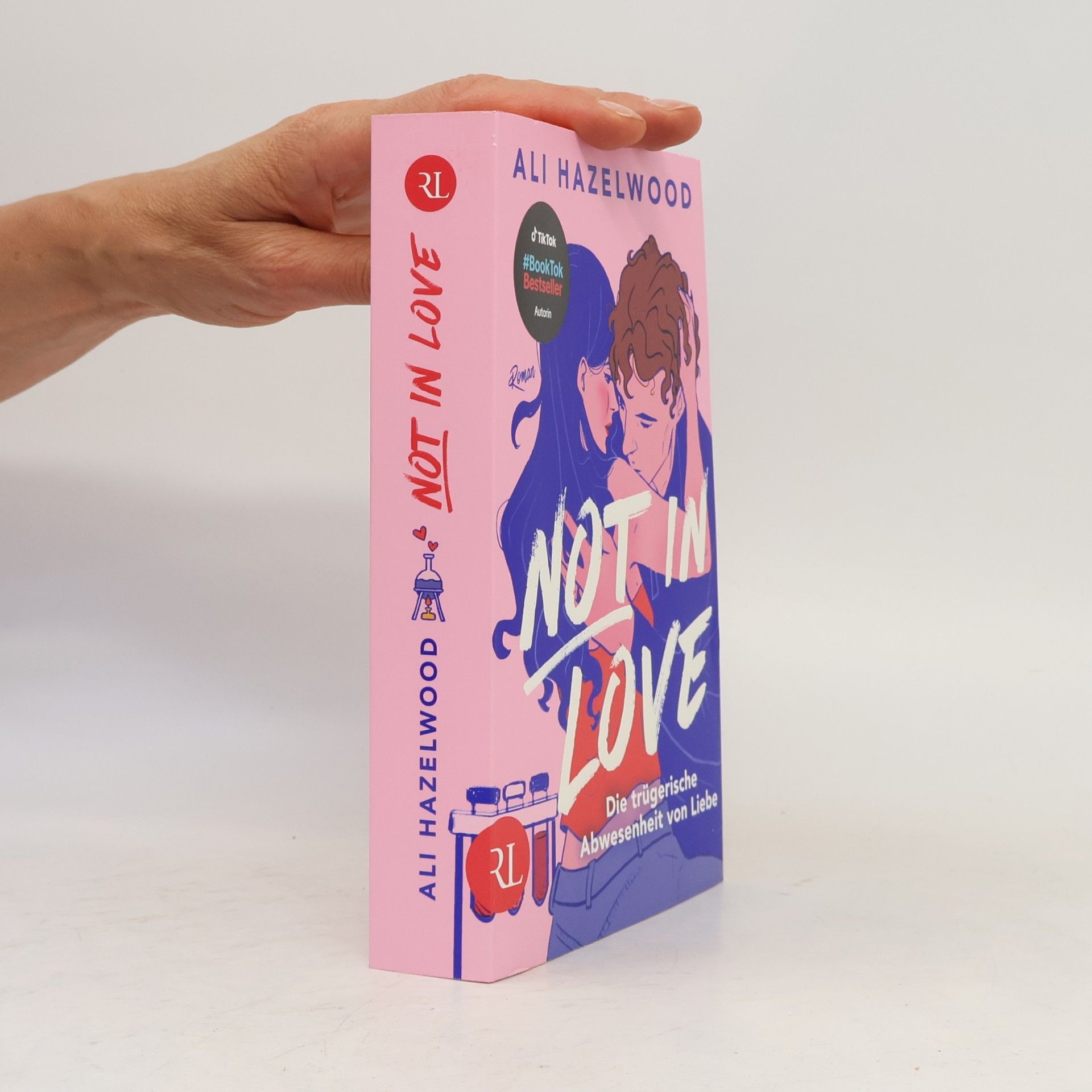 Ali Hazelwood Not in Love - Die trügerische Abwesenheit von Liebe