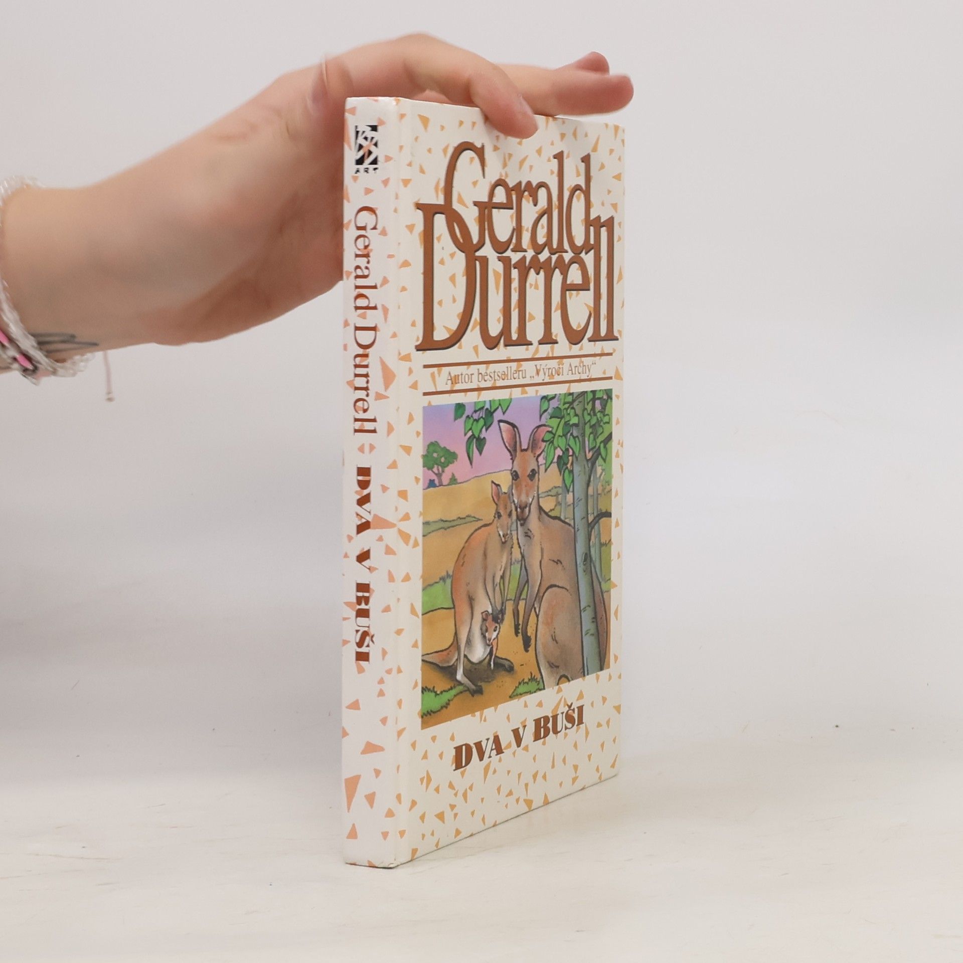 Gerald Durrell Dva v buši