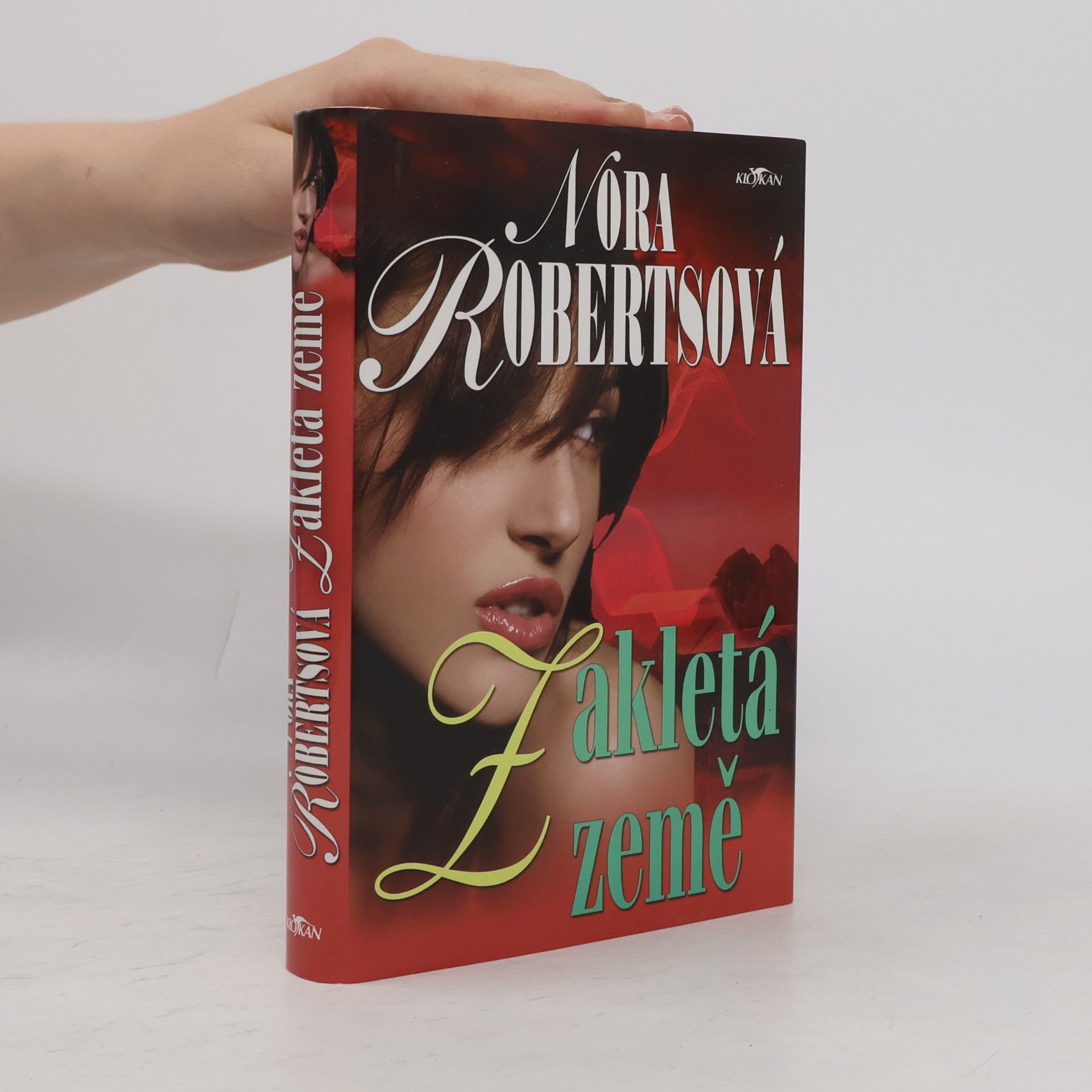 Nora Roberts Zakletá země