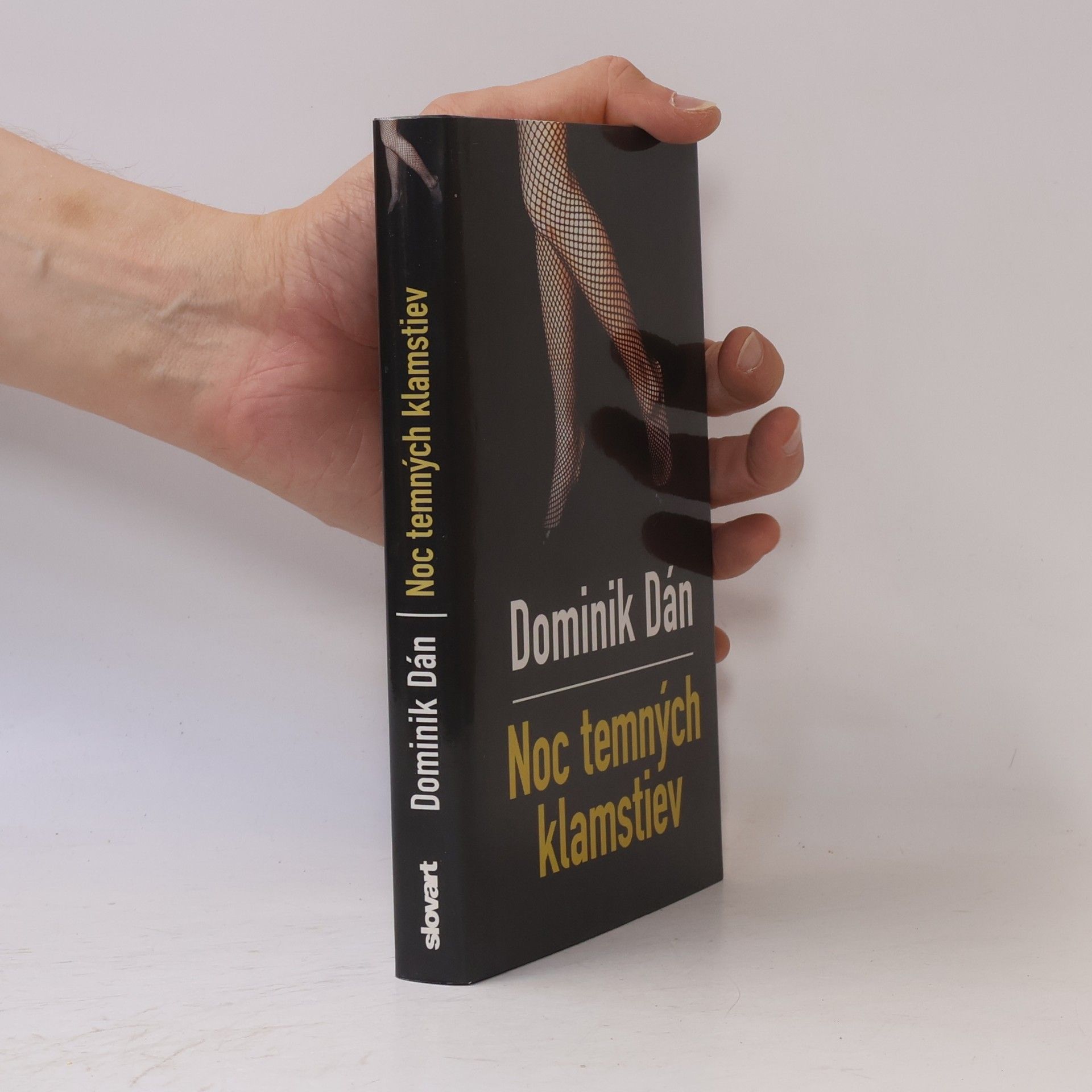 Dominik Dán Noc temných klamstiev