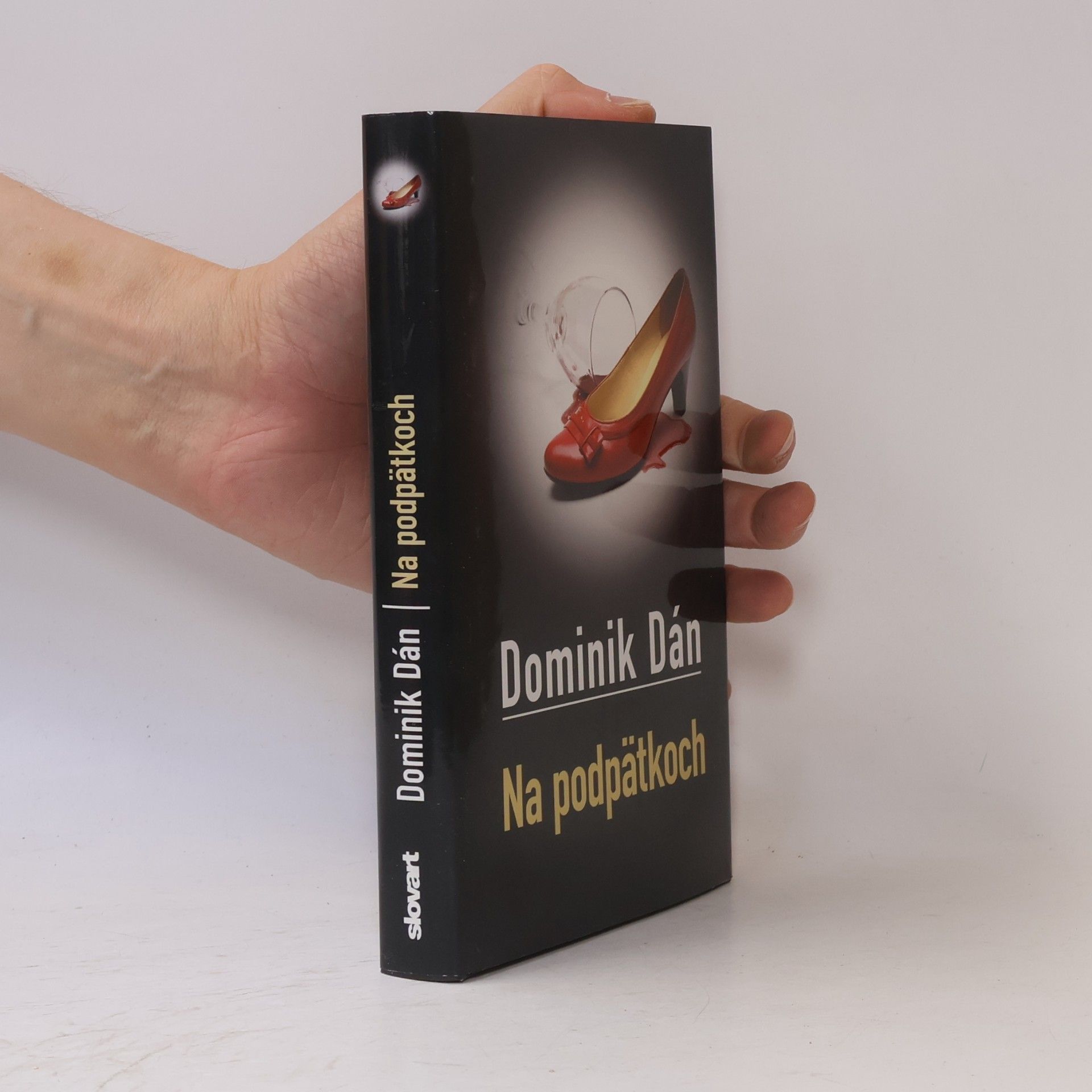 Dominik Dán Na podpätkoch