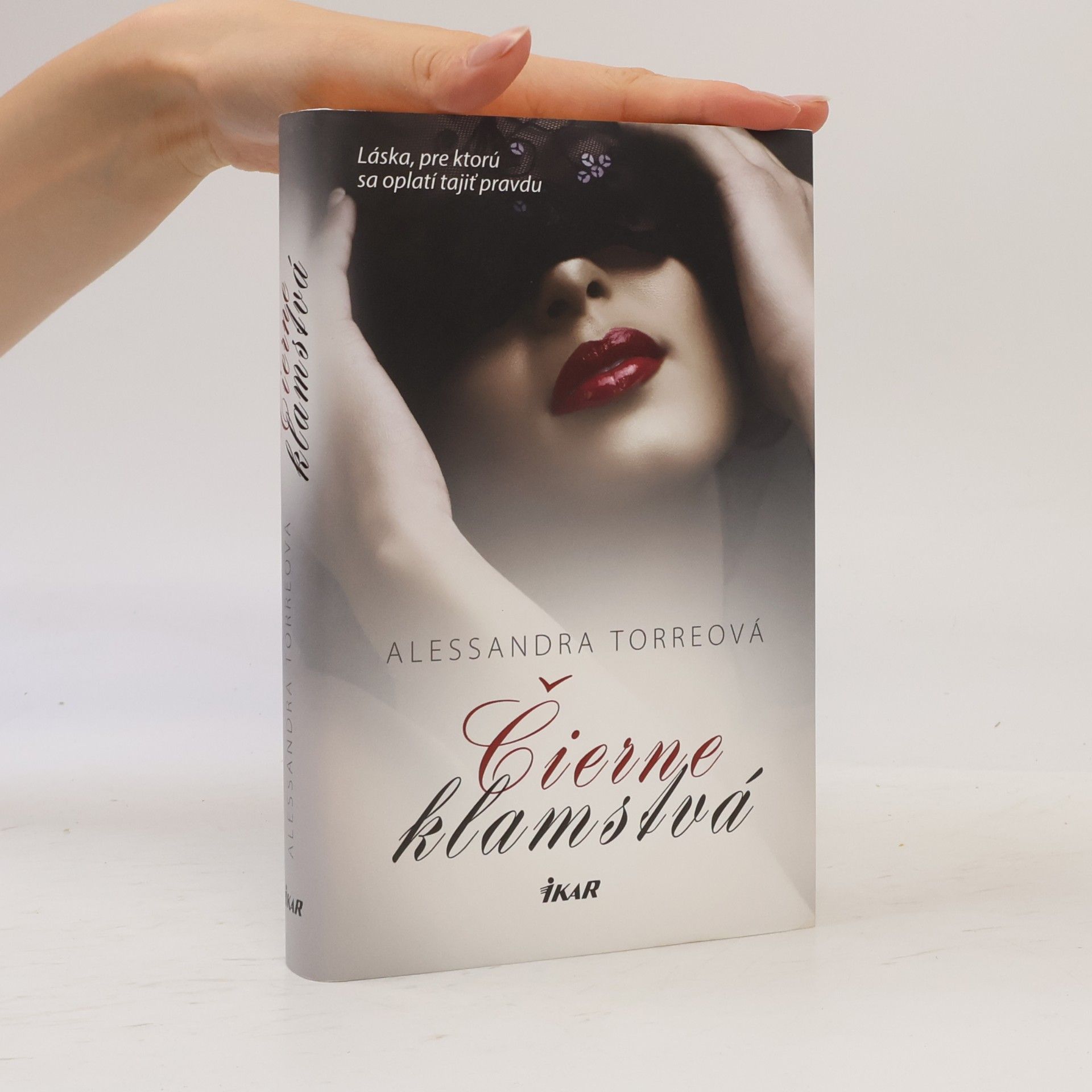 Alessandra Torre Čierne klamstvá