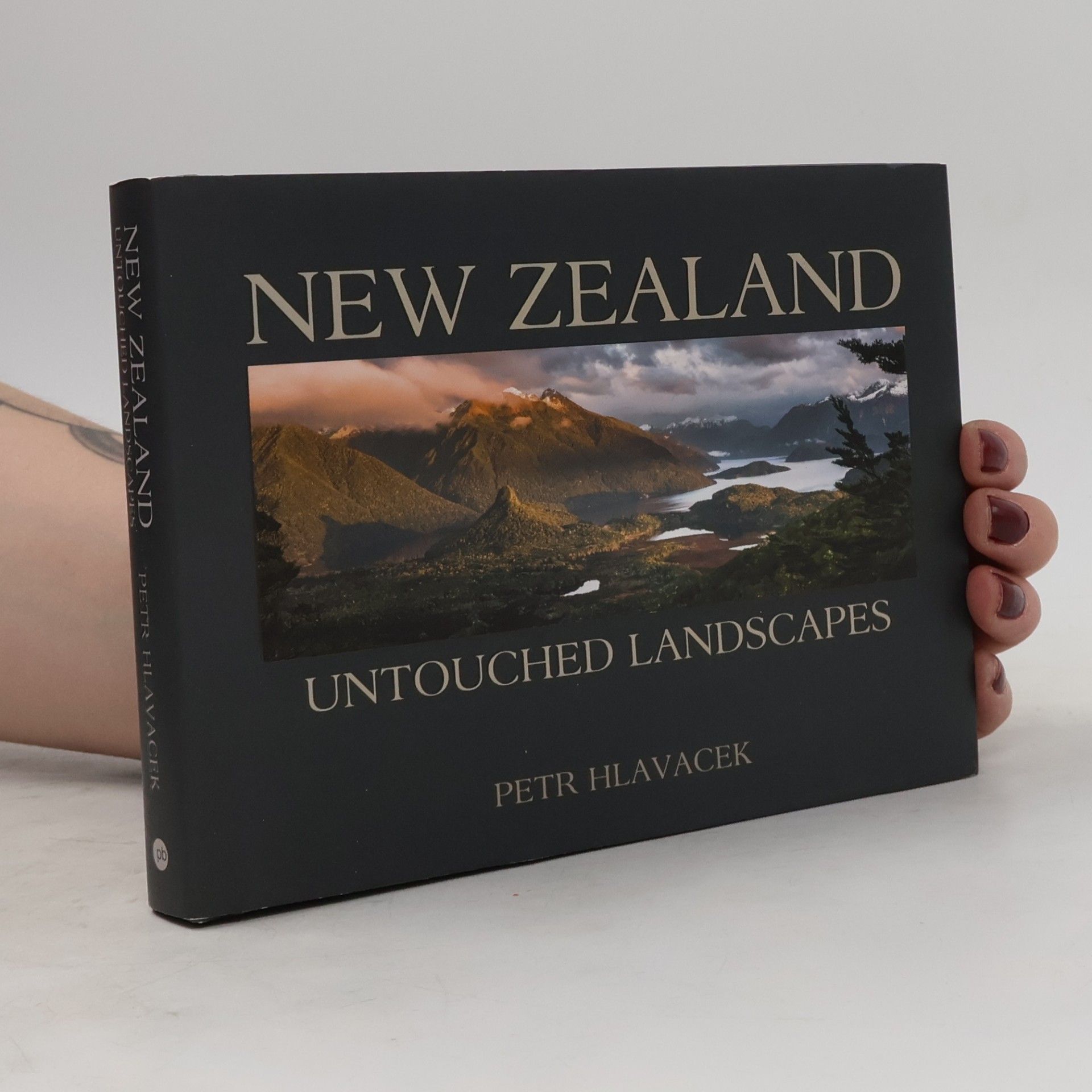 New Zealand Untouched Landscapes Pocket Edition