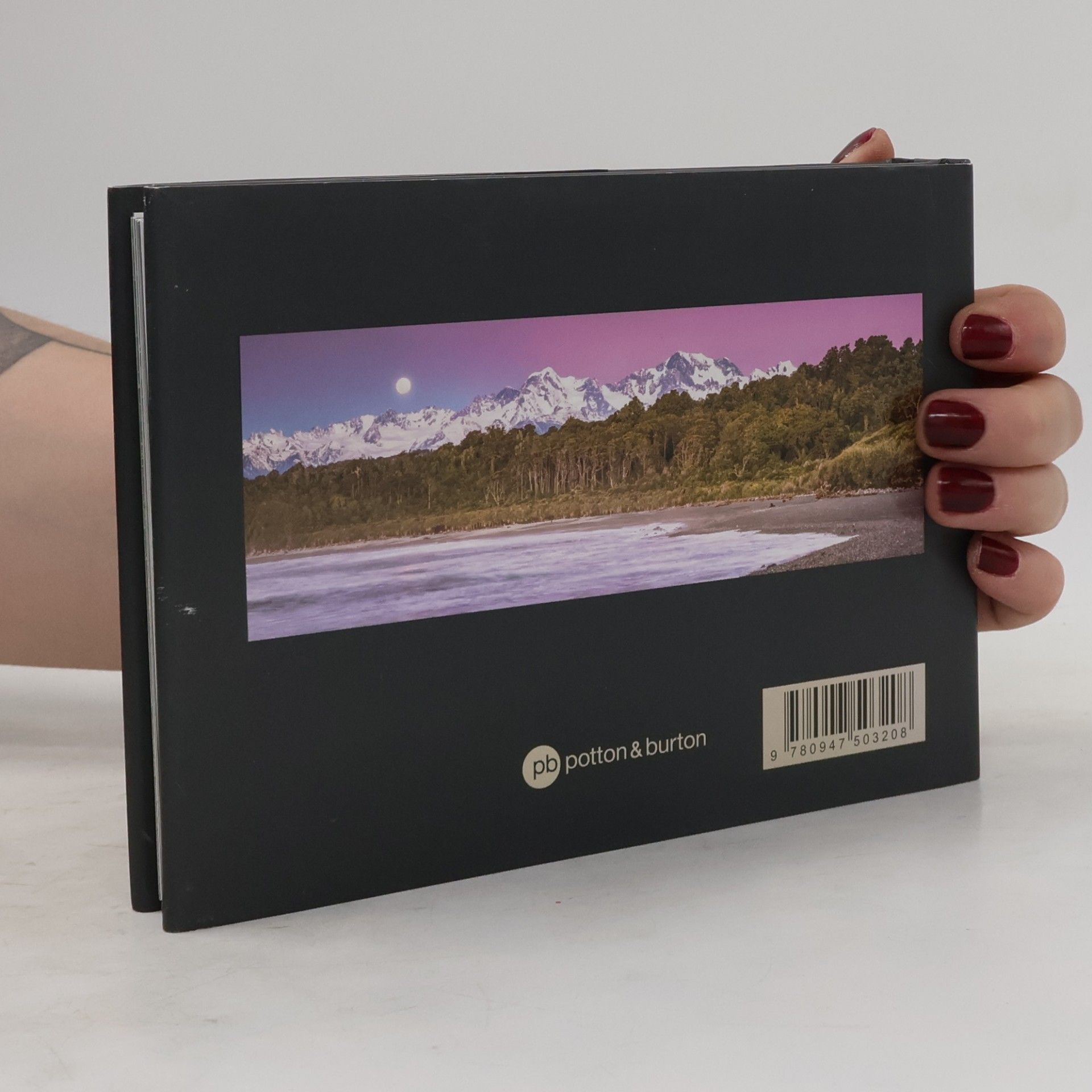 Petr Hlaváček New Zealand Untouched Landscapes Pocket Edition