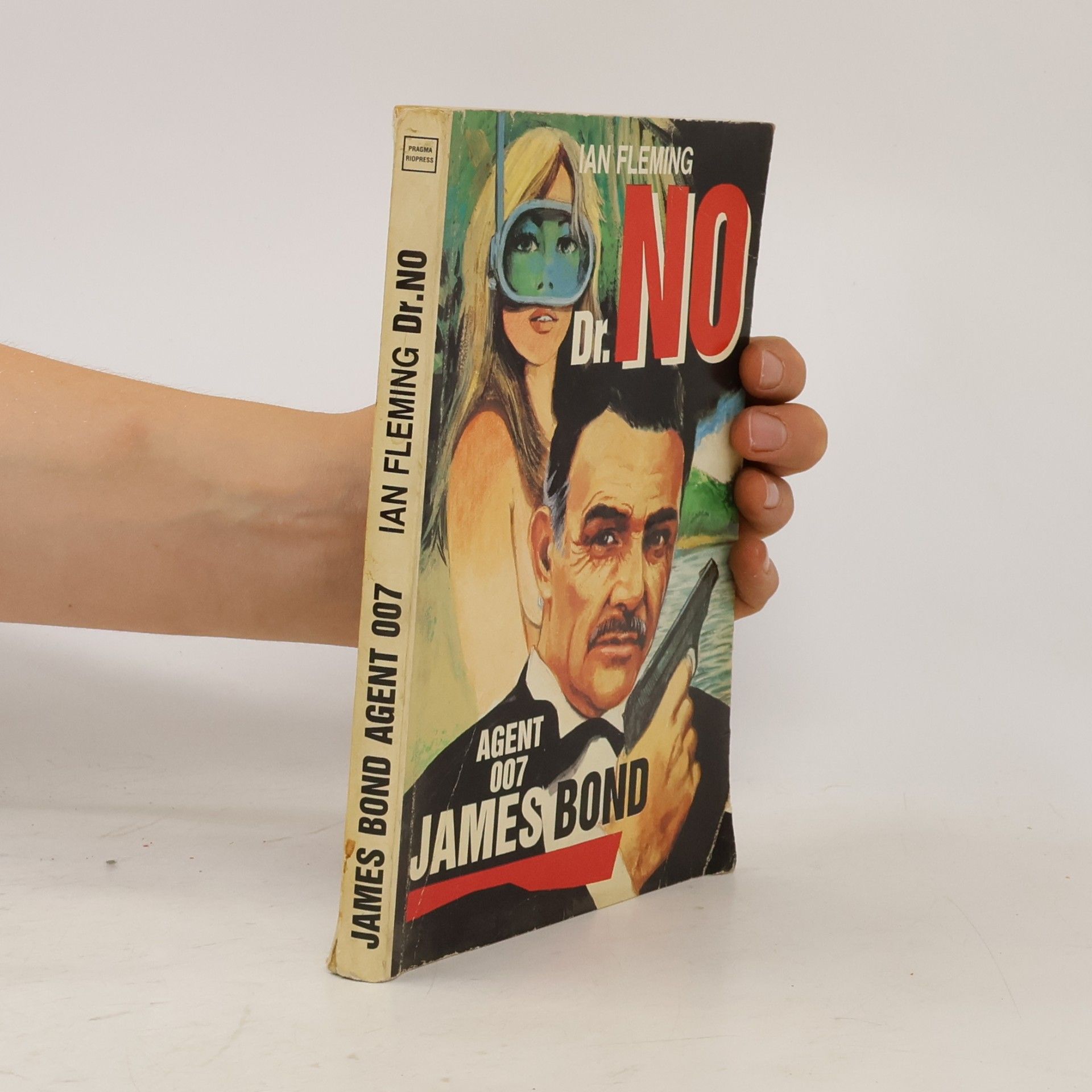 Dr. No. James Bond - agent 007