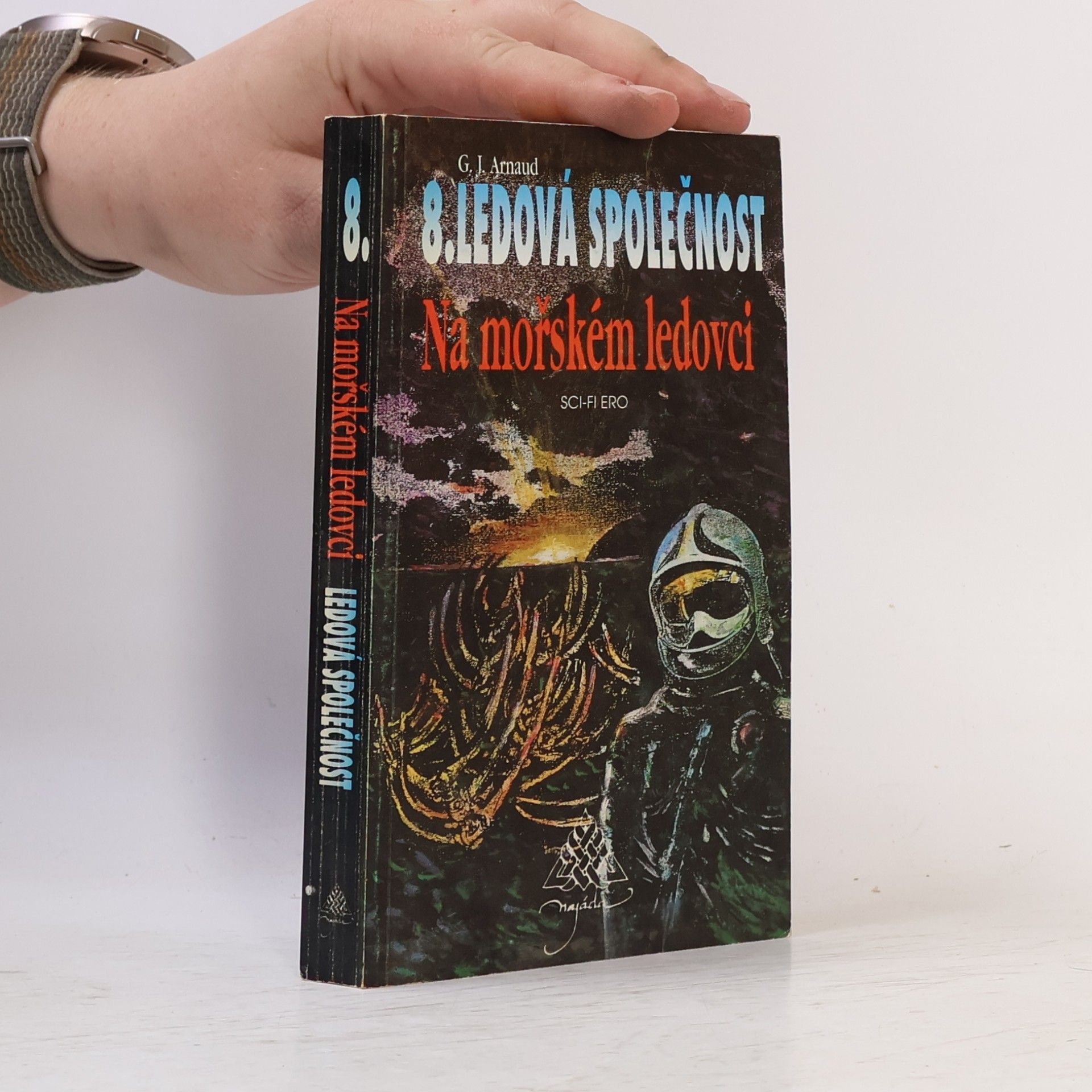 Ledová společnost. 8, Na mořském ledovci
