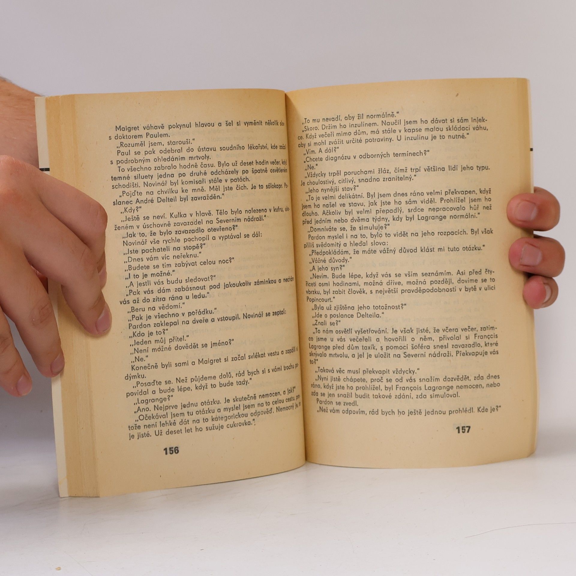 Georges Simenon Maigretův revolver a stará dáma