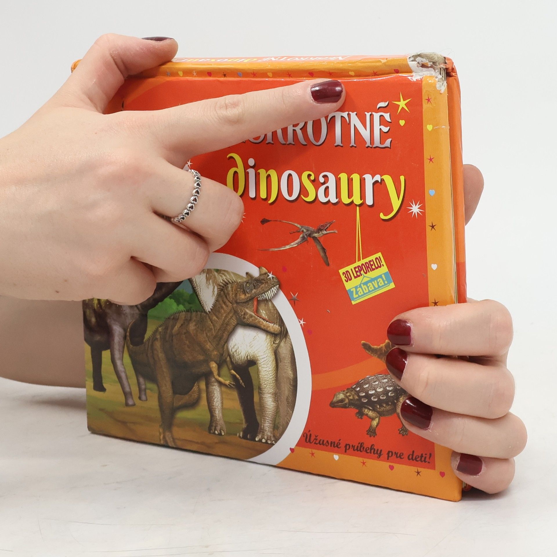 Various authors Neskrotné dinosaury