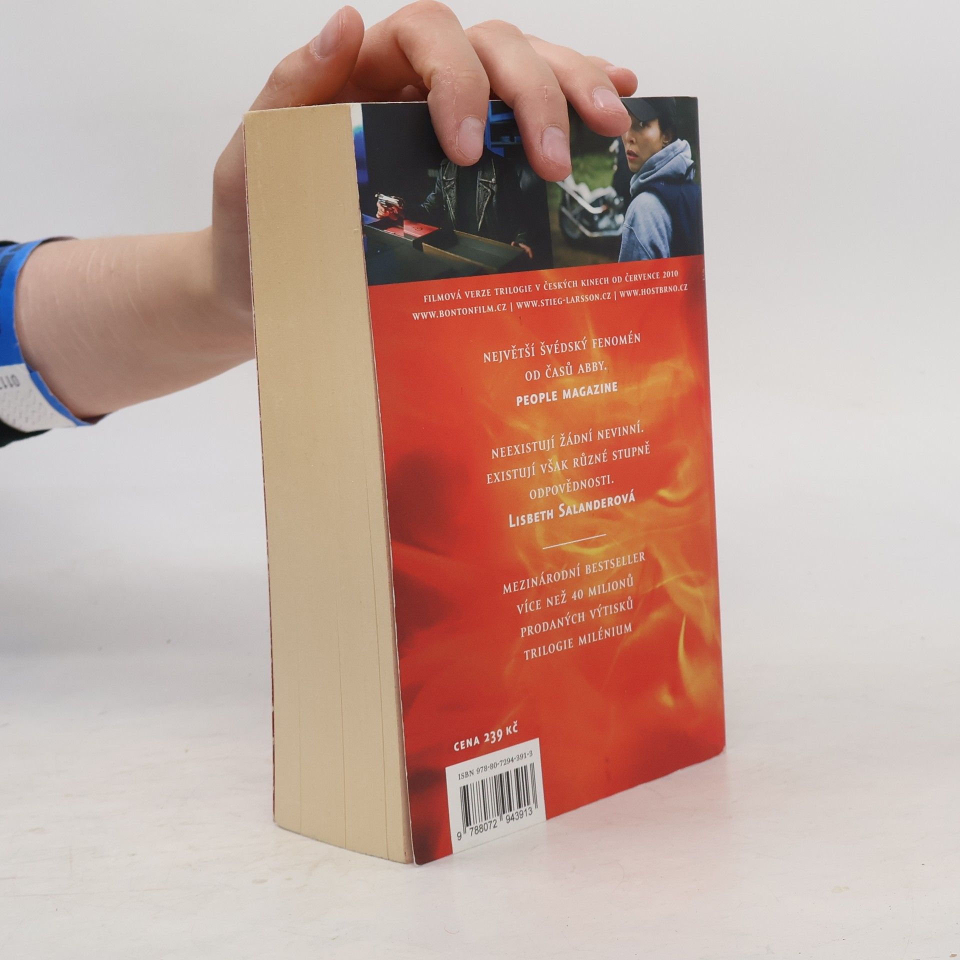 Stieg Larsson Dívka, která si hrála s ohněm