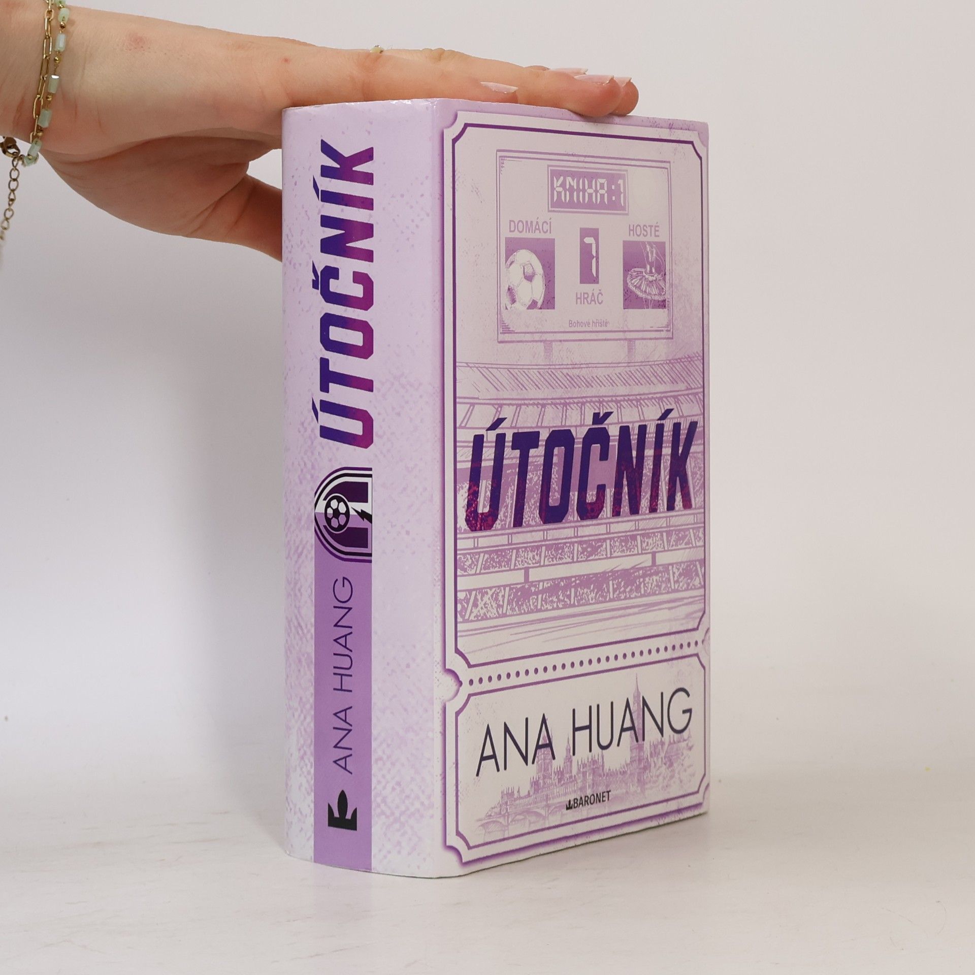 Ana Huang Útočník