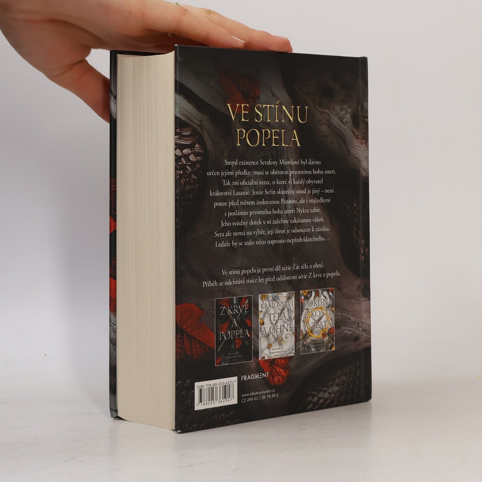 Jennifer L. Armentrout Ve stínu popela
