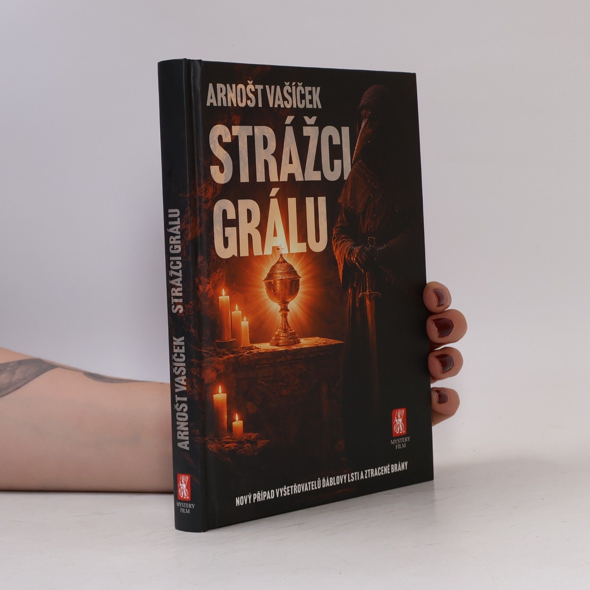 Arnošt Vašíček Strážci grálu