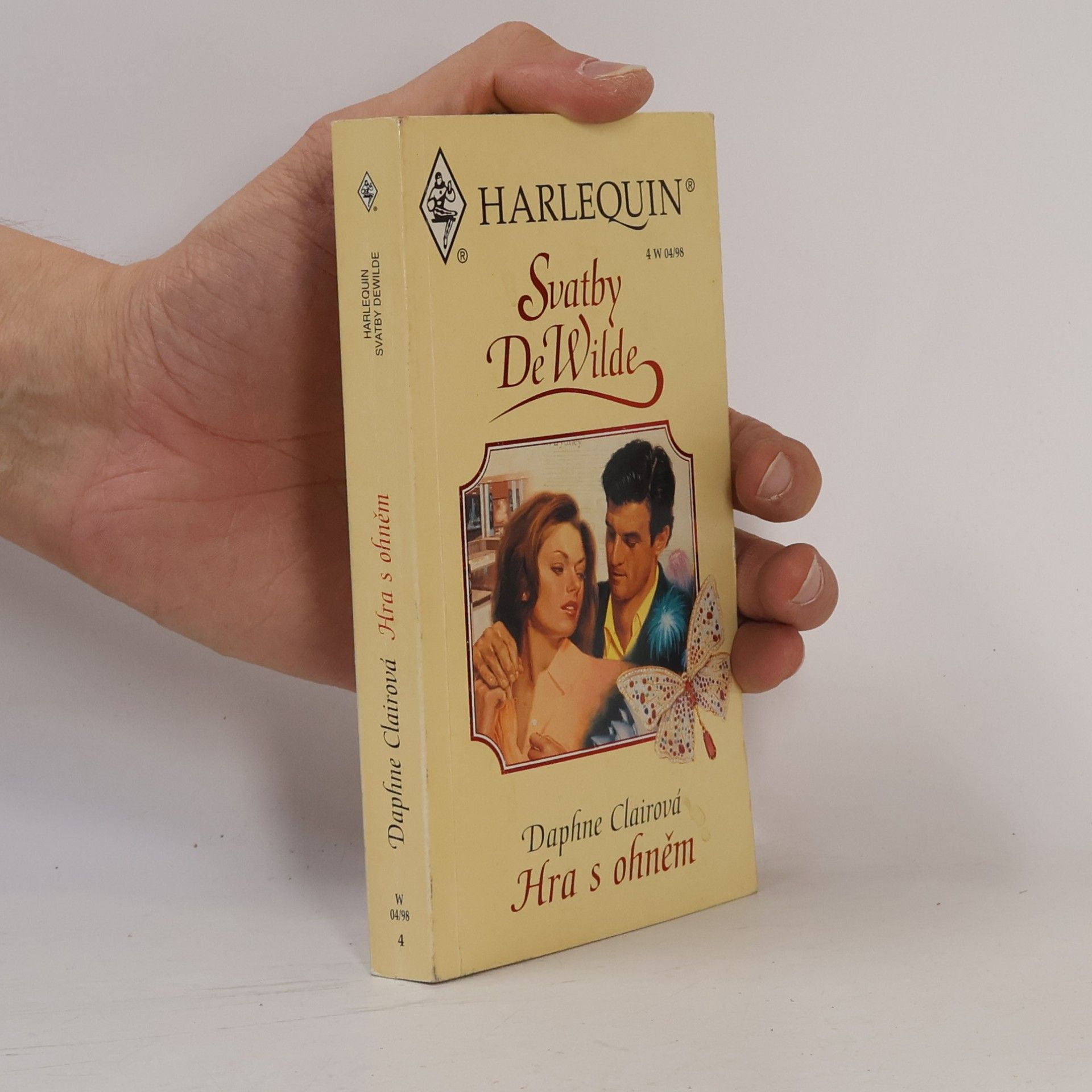 Daphne Clair Hra s ohněm