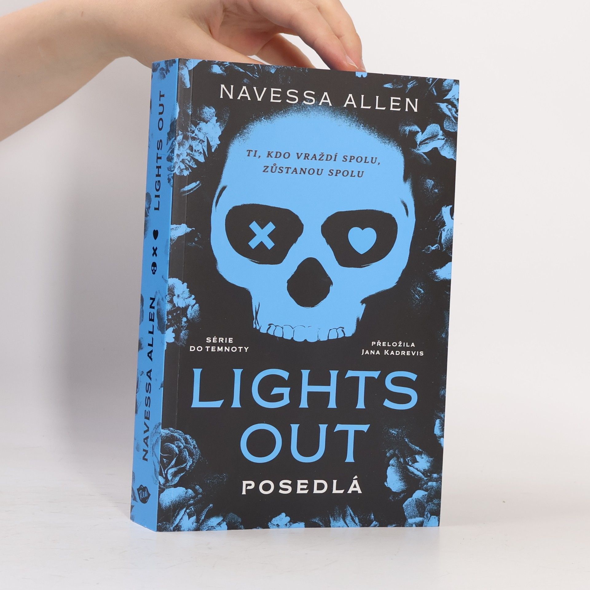 Navessa Allen Lights Out. Posedlá