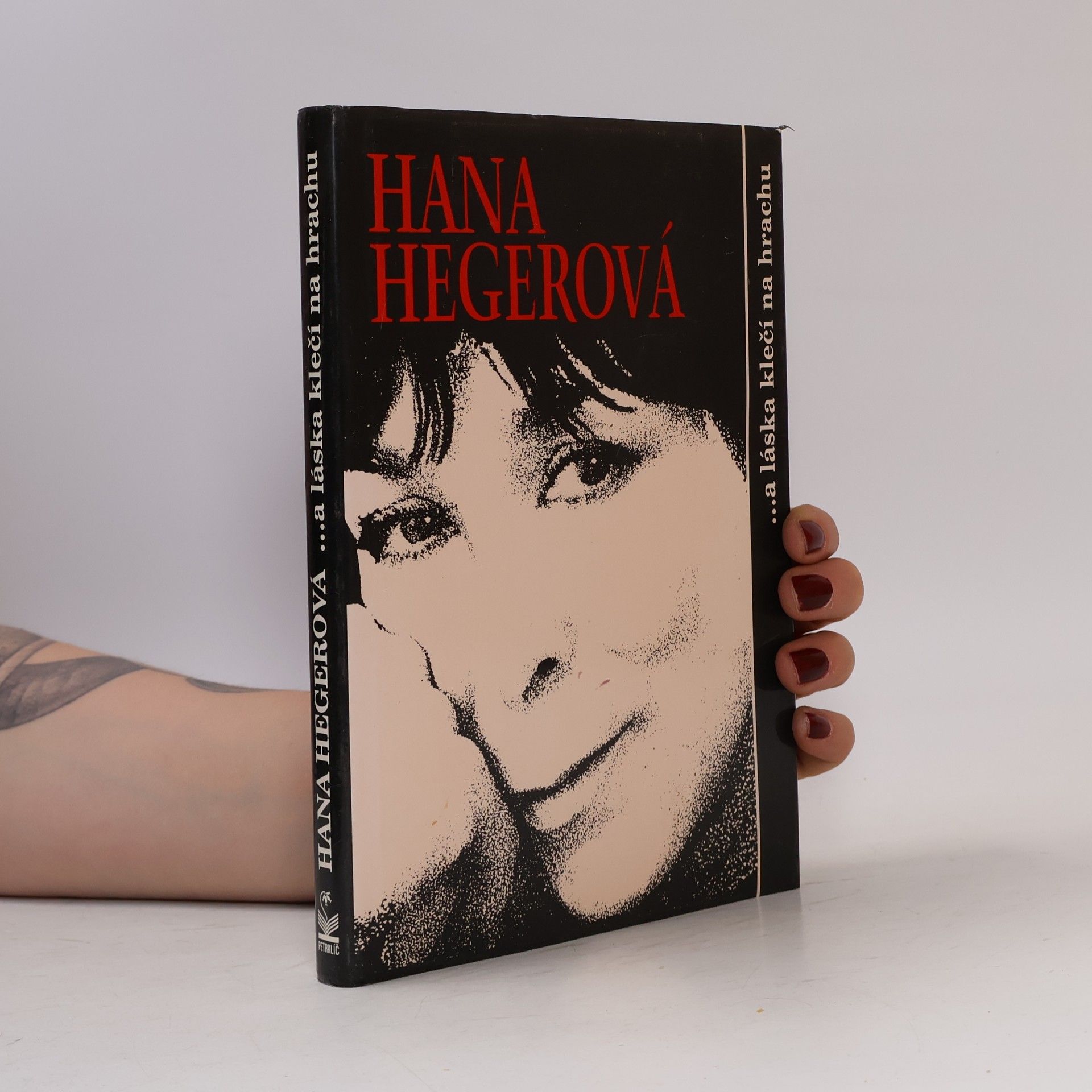 Petra Niederlová Hana Hegerová. A láska klečí na hrachu