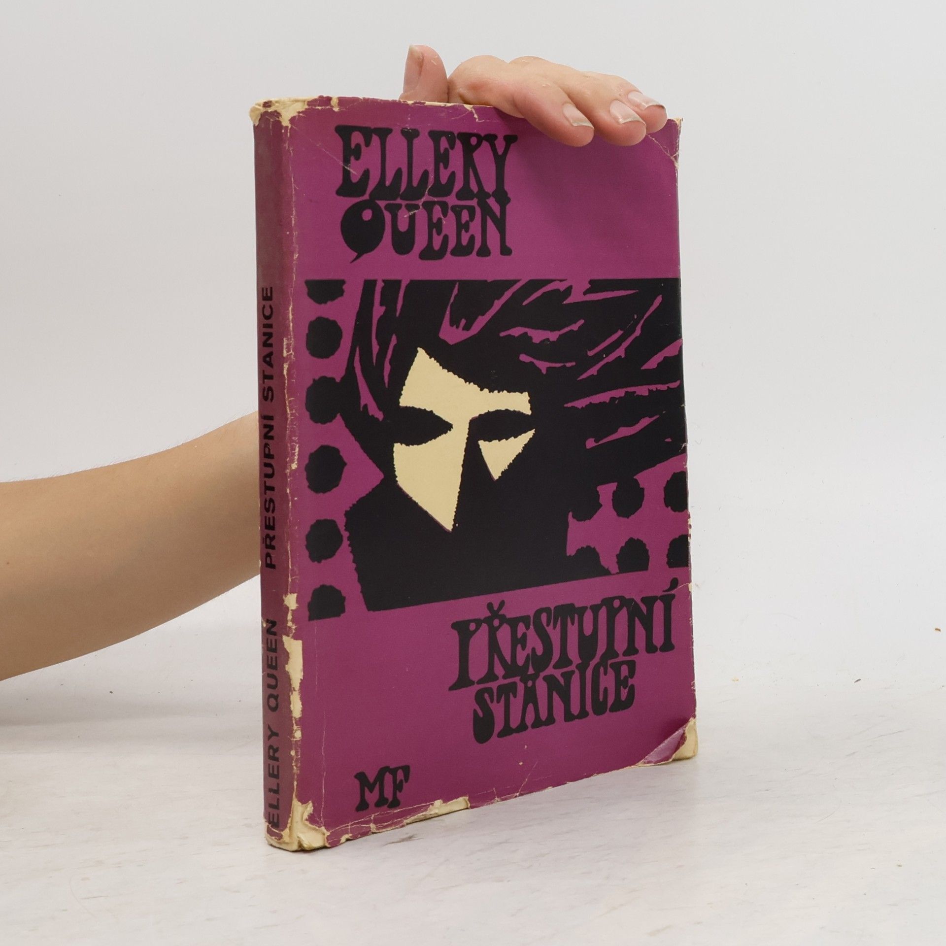 Ellery Queen Přestupní stanice