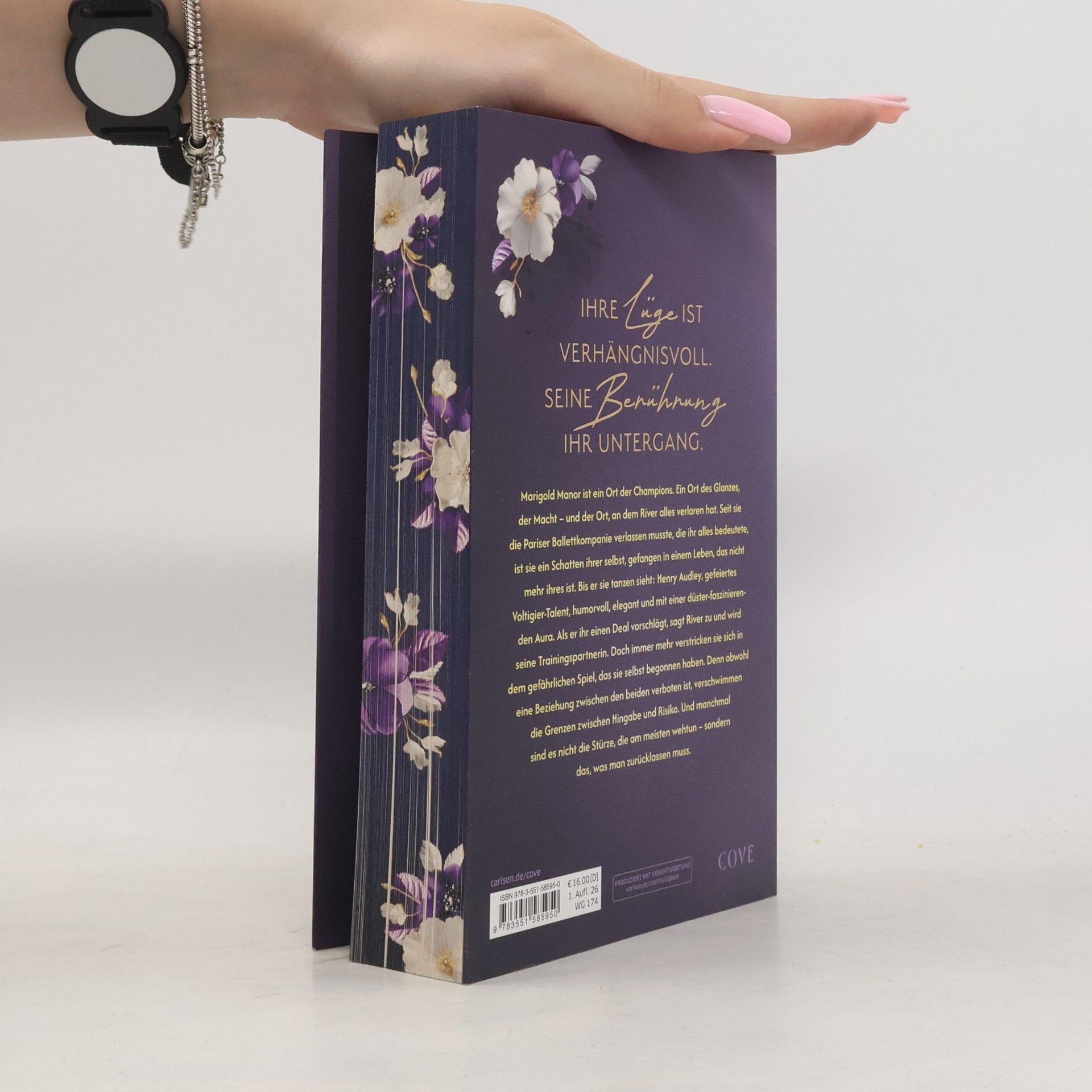 Lara Holthaus Marigold Manor - 2: Veiled Ambitions