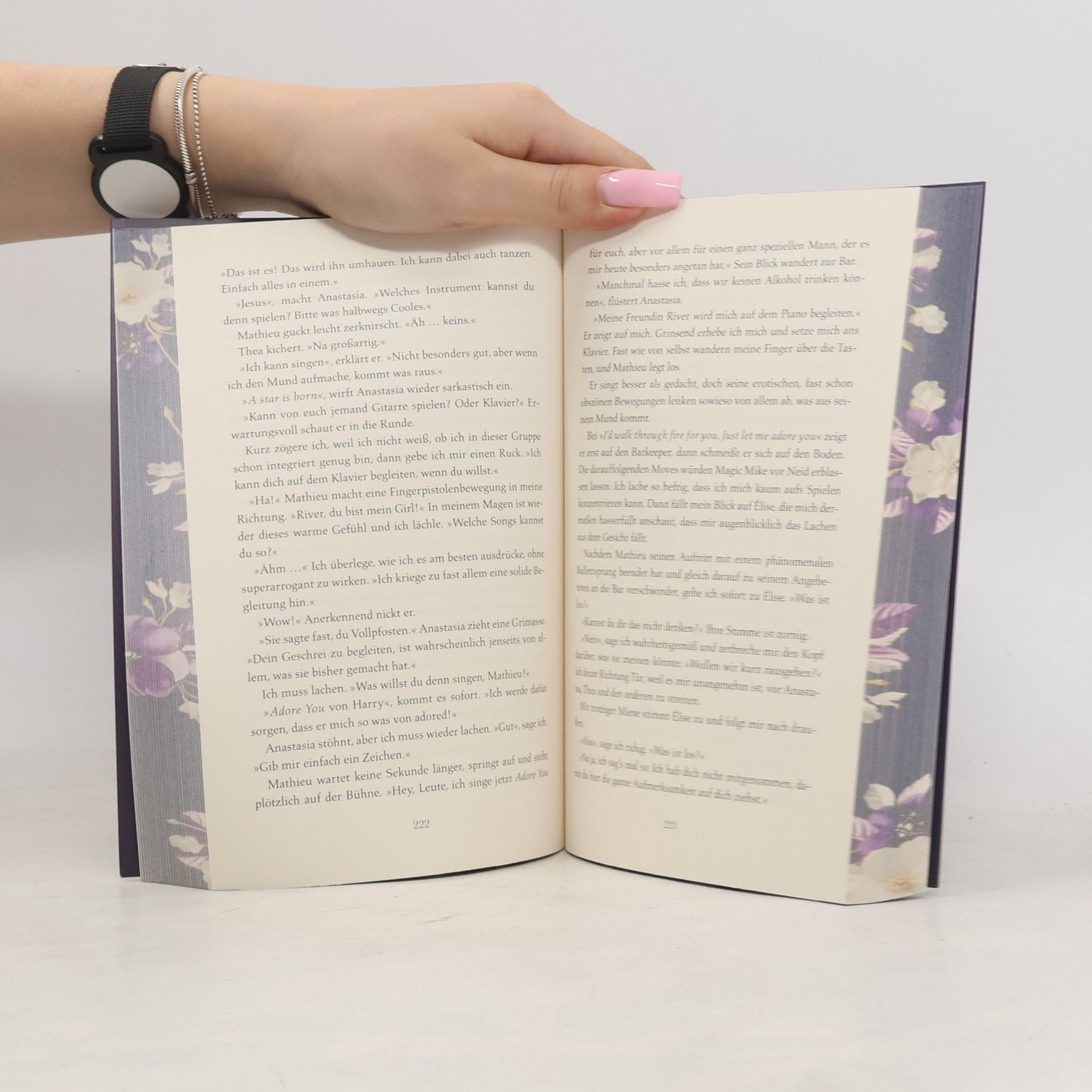 Lara Holthaus Marigold Manor - 2: Veiled Ambitions