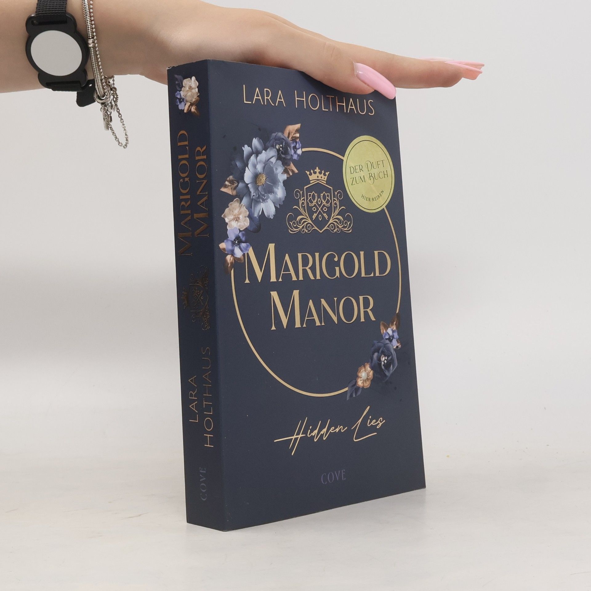 Lara Holthaus Marigold Manor 1: Hidden Lies