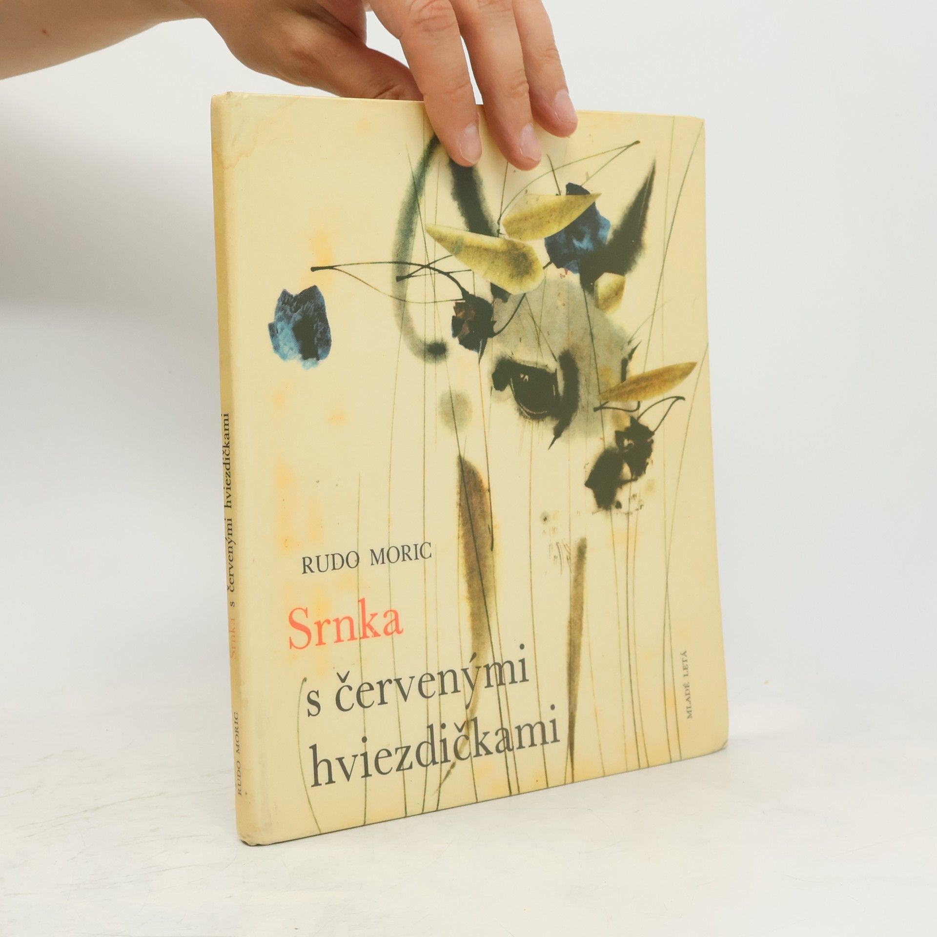 Rudo Moric Srnka s červenými hviezdičkami