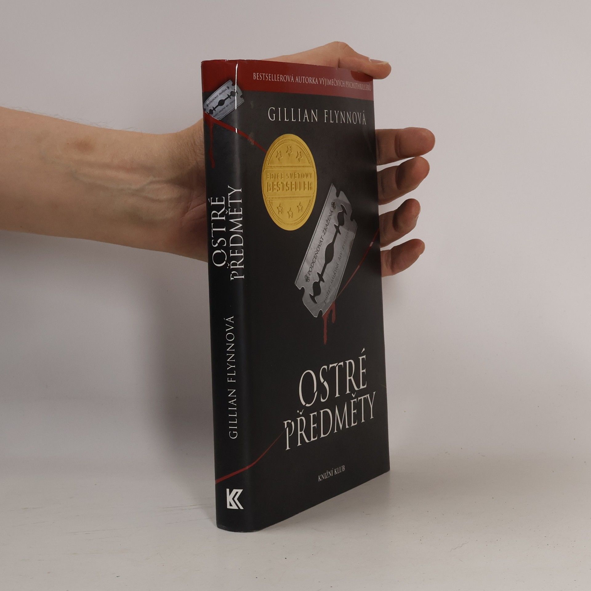 Gillian Flynn Ostré předměty