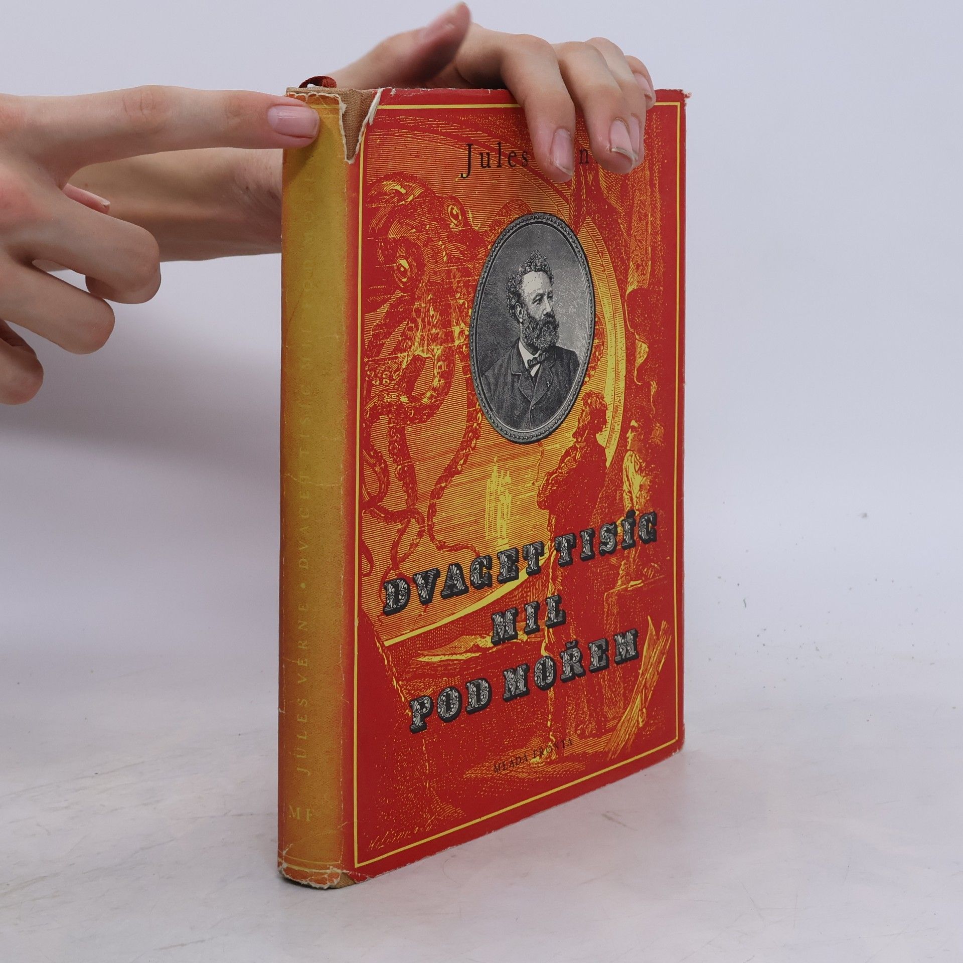 Jules Verne Dvacet tisíc mil pod mořem