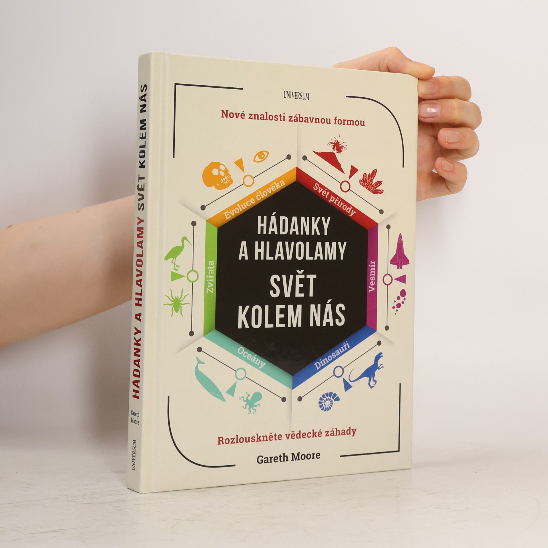 Gareth Moore Hádanky a hlavolamy: Svět kolem nás