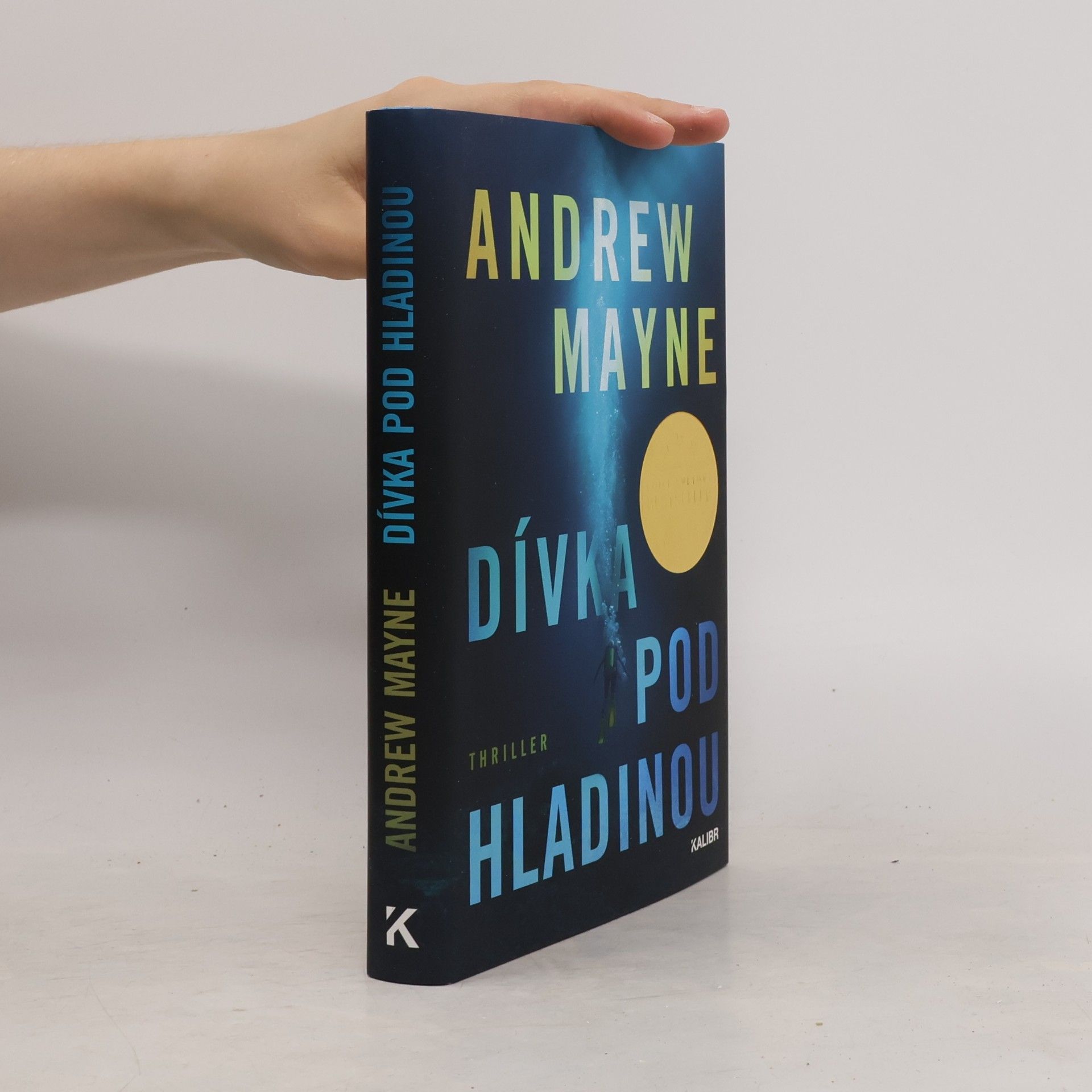 Andrew Mayne Dívka pod hladinou