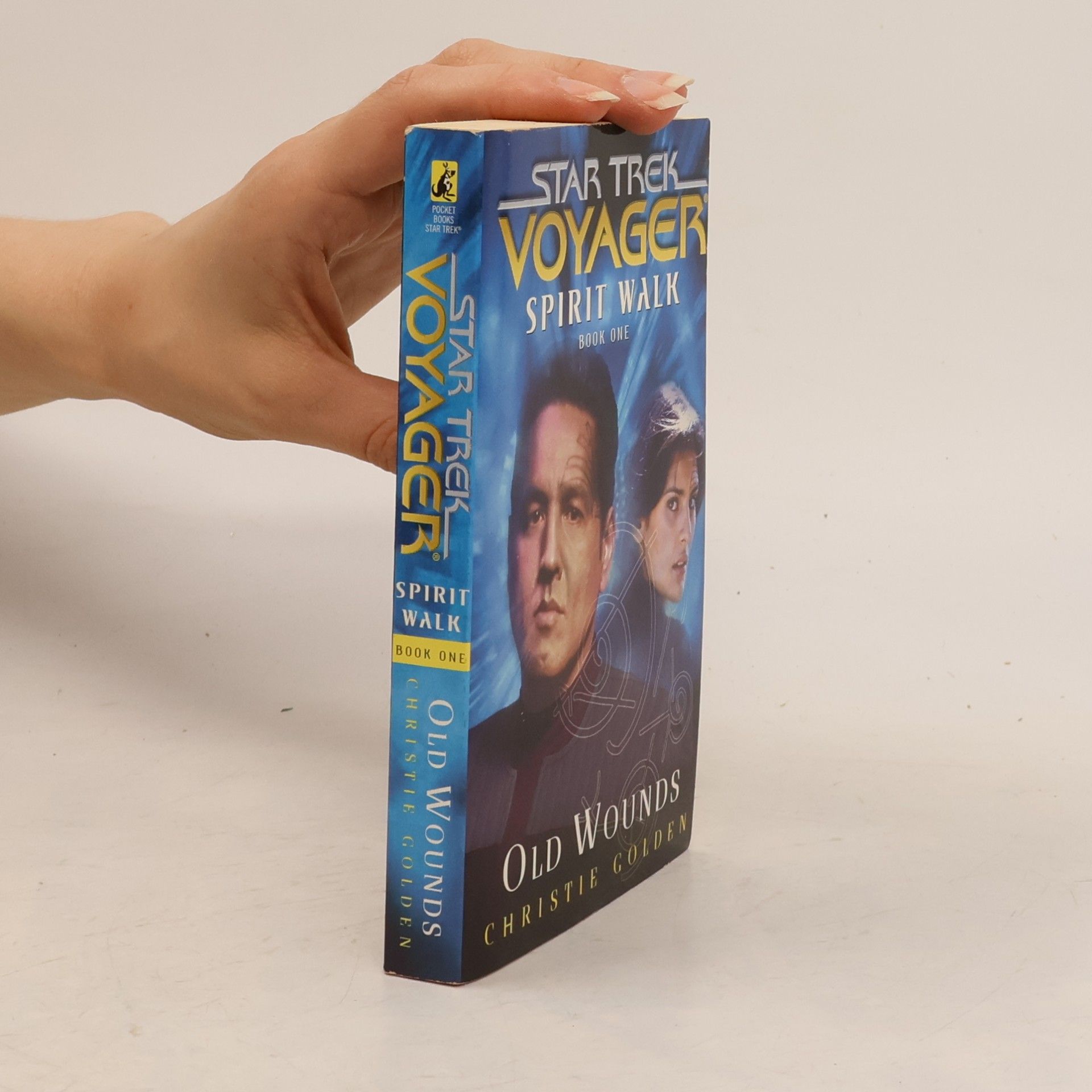 Christie Golden Star Trek: Voyager: Spirit Walk. Book One. Old Wounds