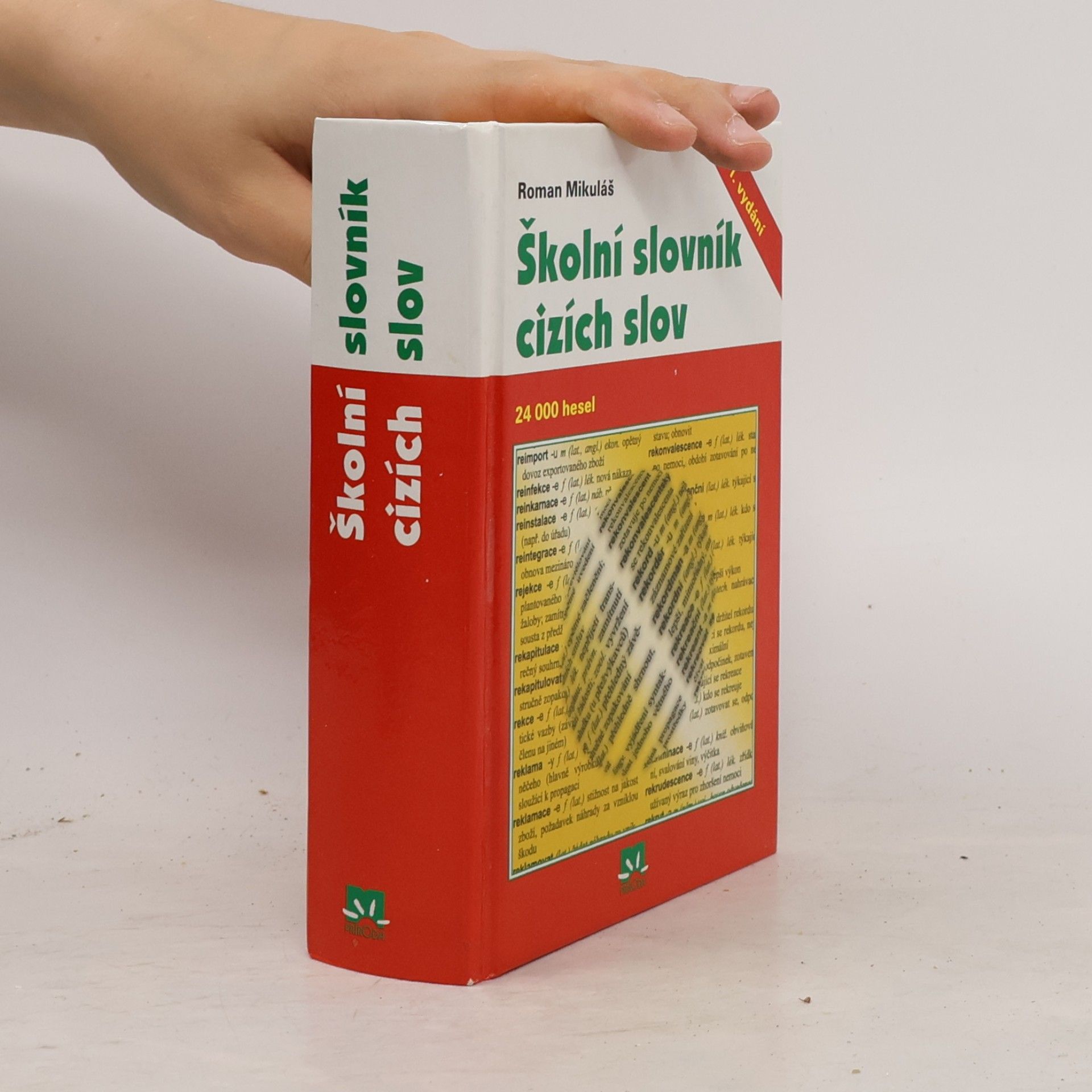Roman Mikuláš Školní slovník cizích slov