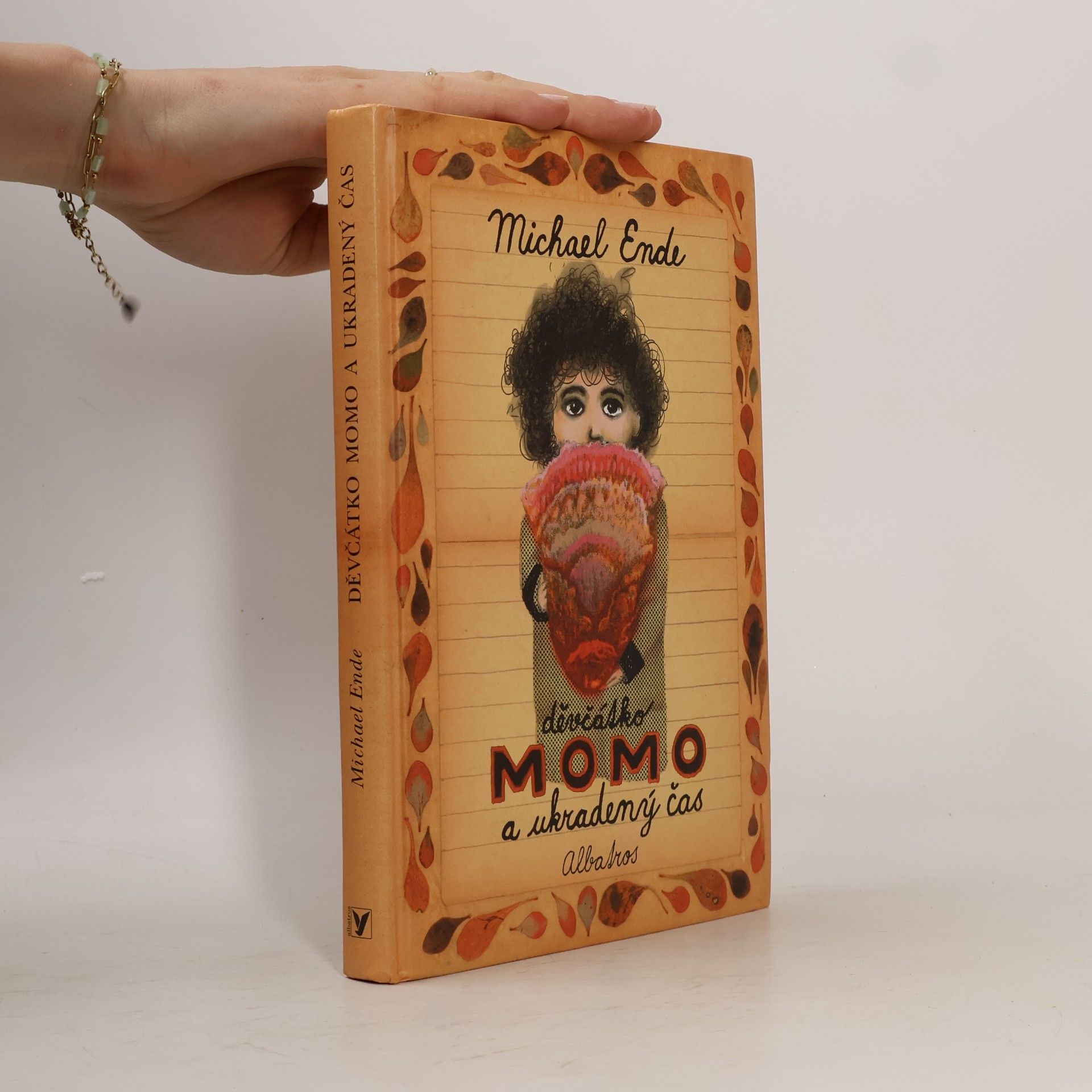 Michael Ende Děvčátko Momo a ukradený čas. Pohádkový román
