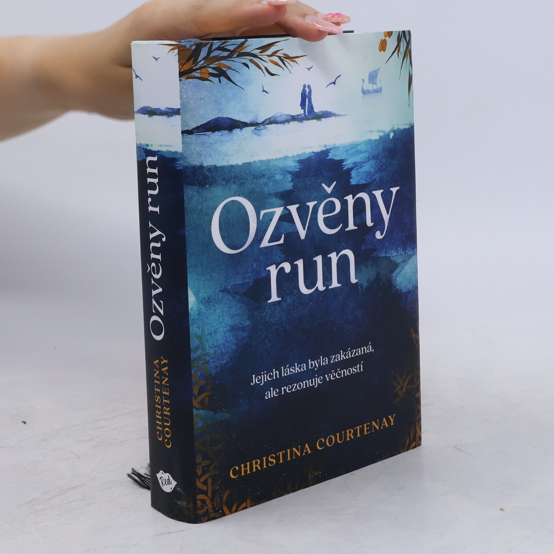 Christina Courtenay Ozvěny run