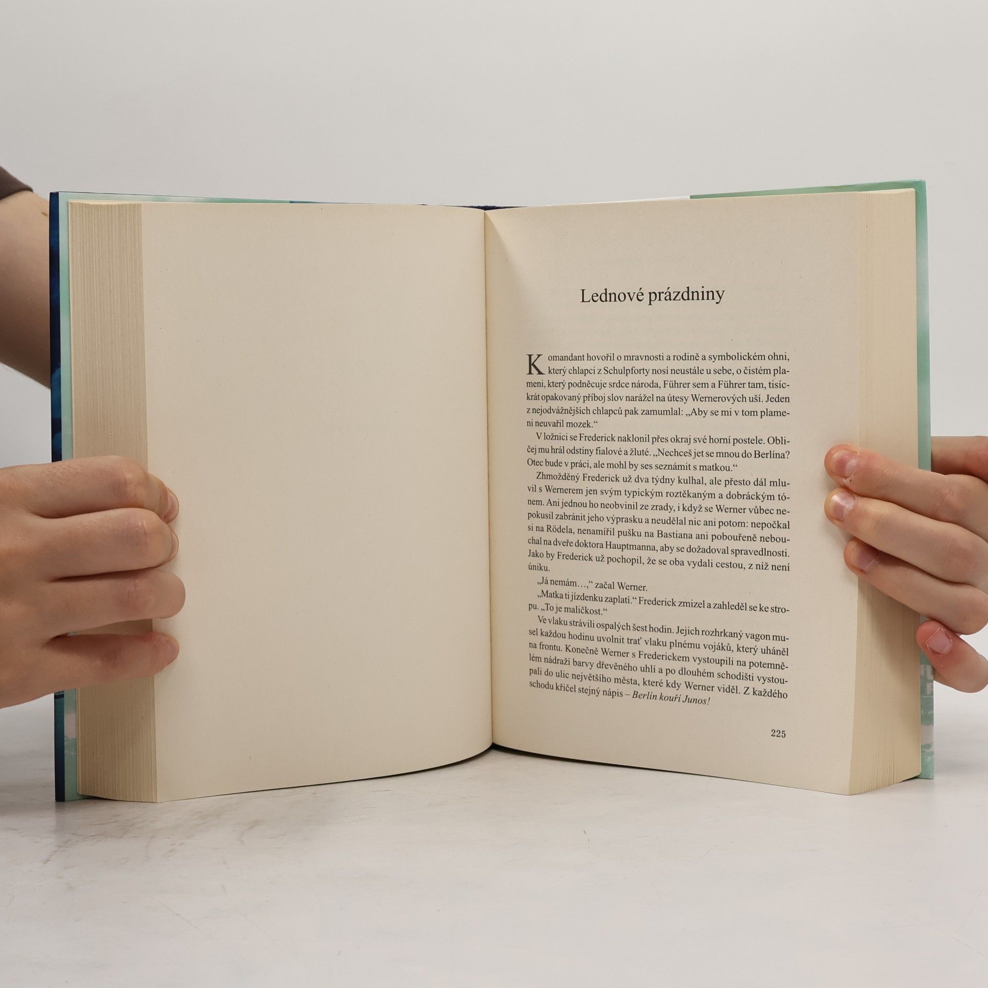 Anthony Doerr Jsou světla, která nevidíme