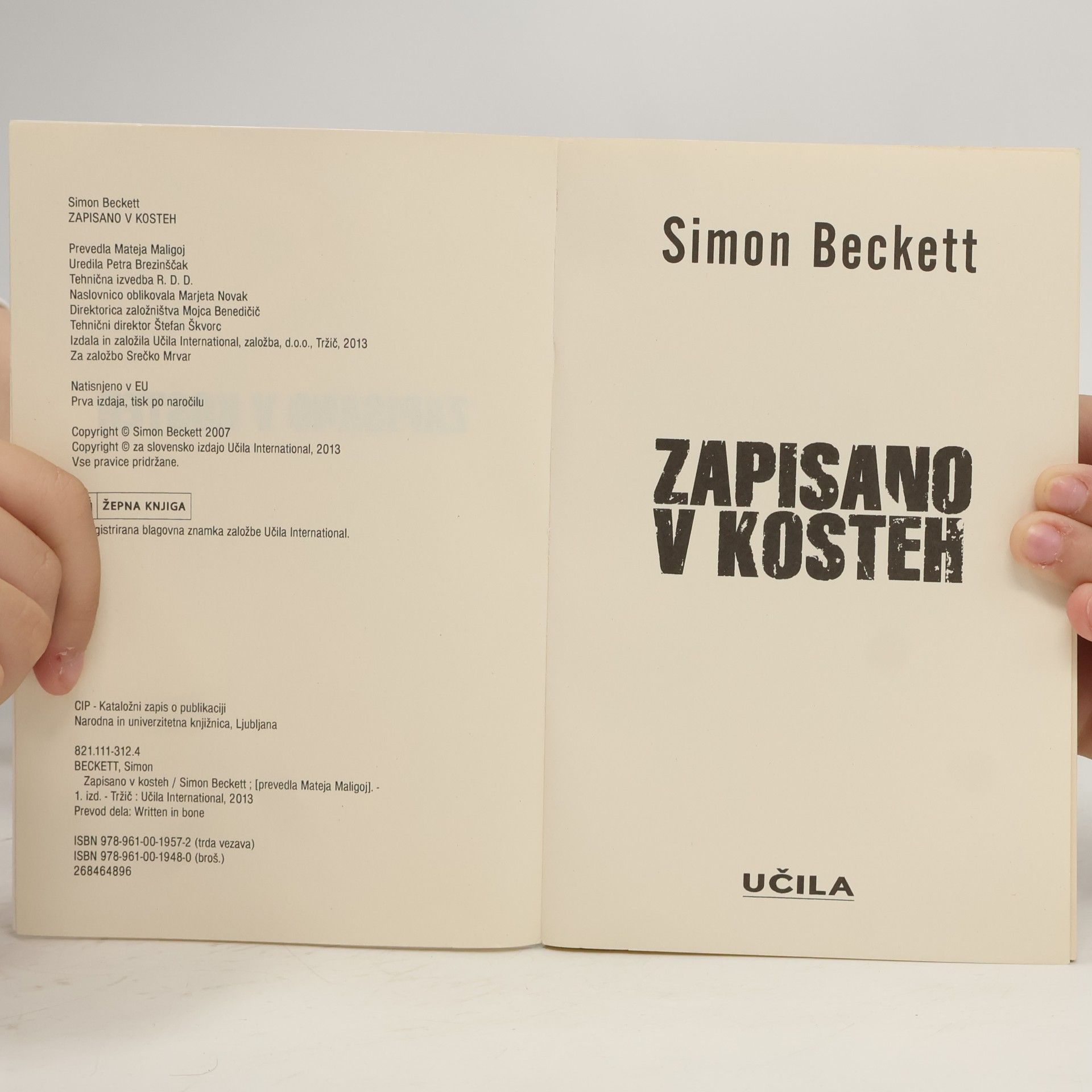 Simon Beckett Zapisano v kosteh