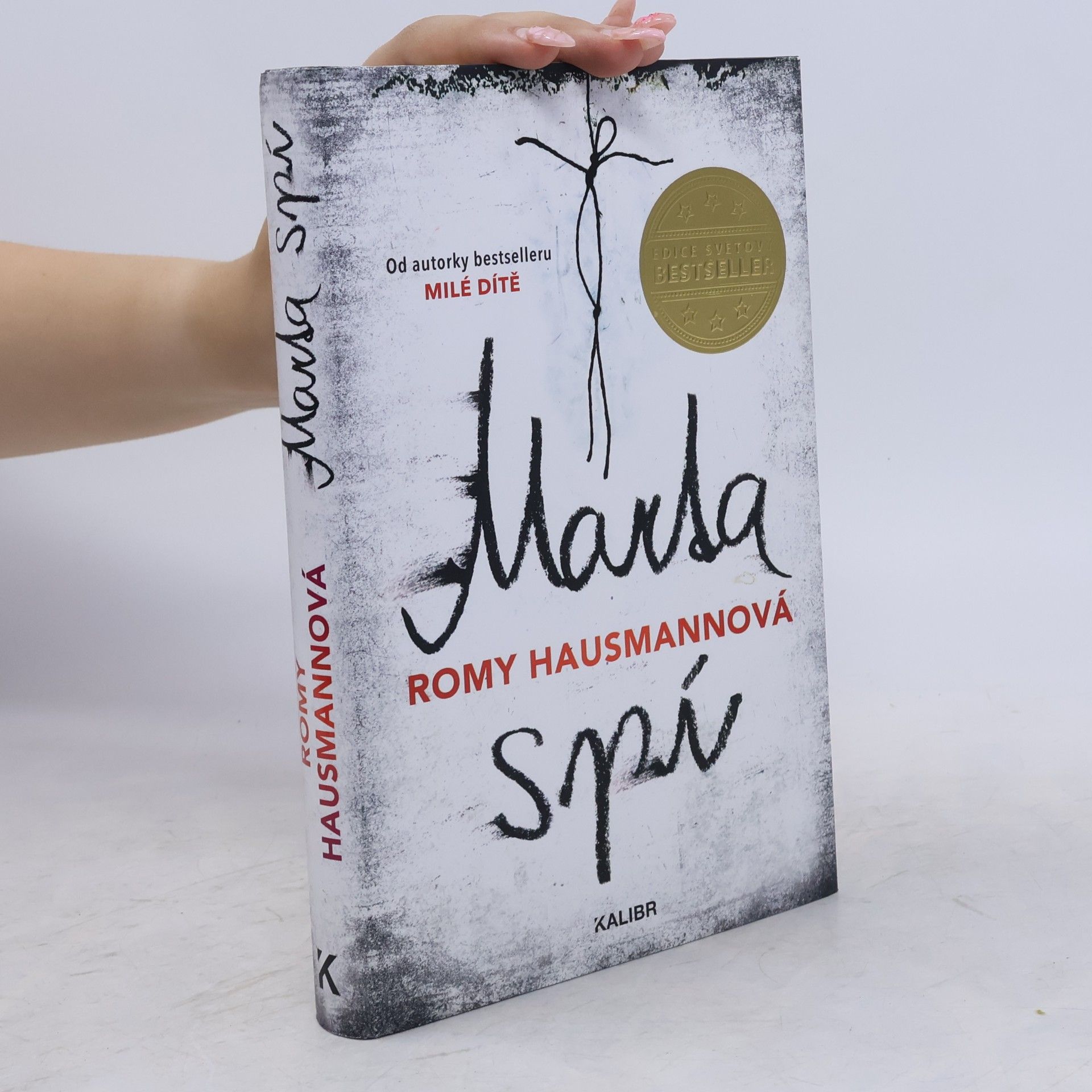 Romy Hausmann Marta spí