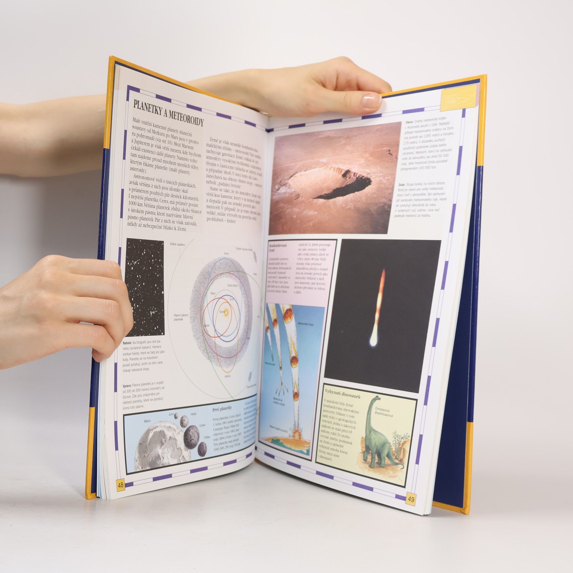Robin Kerrod Dětský atlas vesmíru