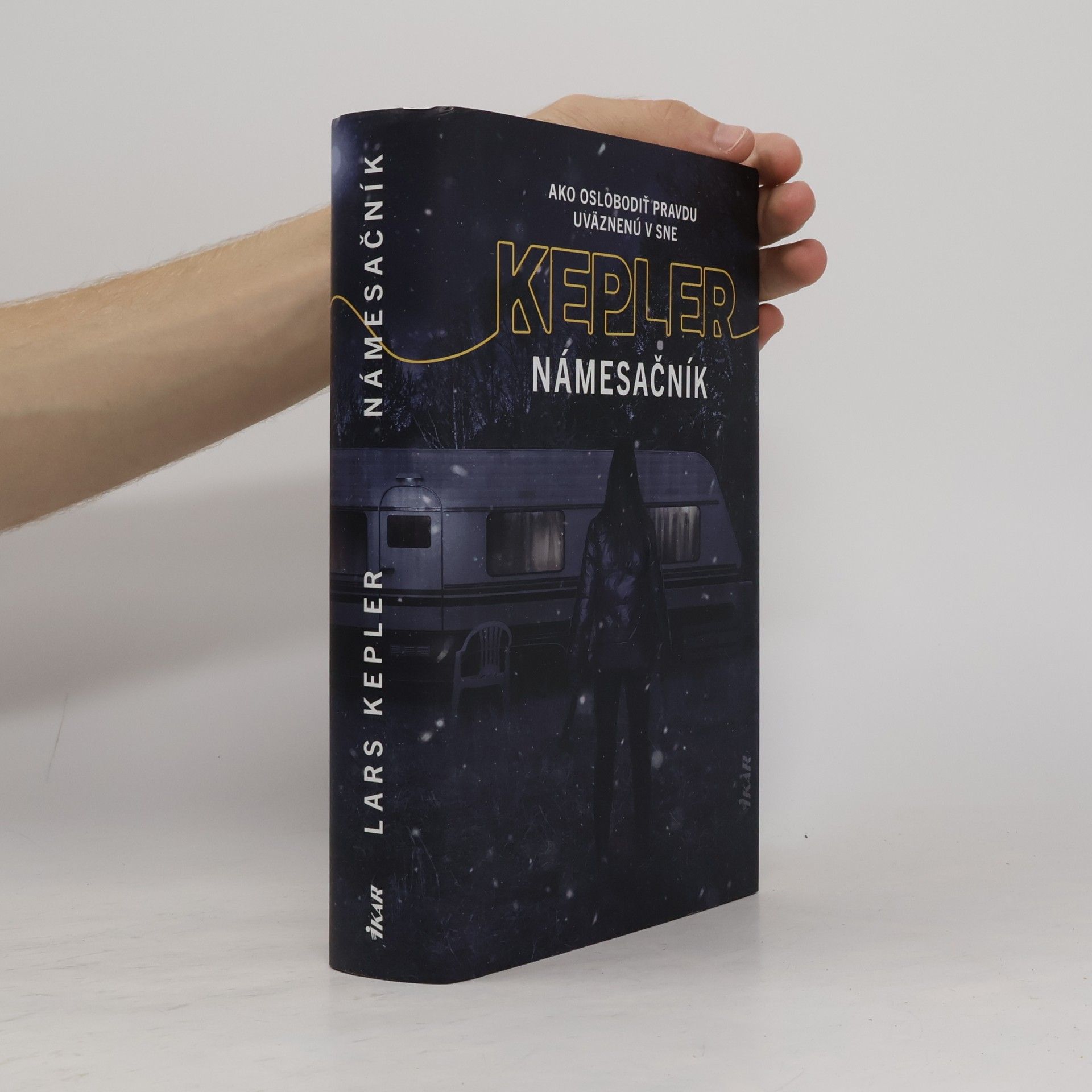 Lars Kepler Námesačník