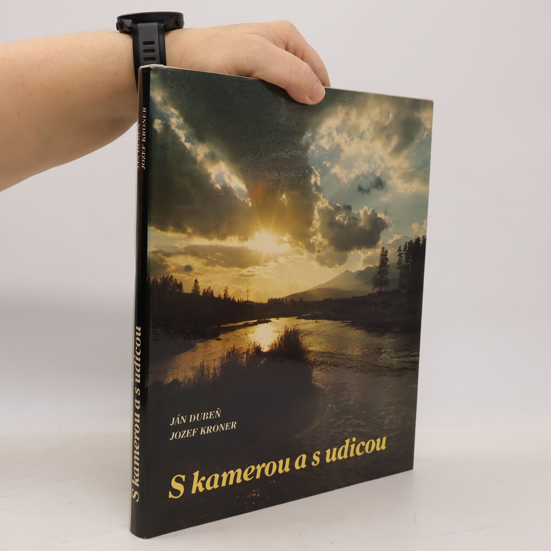 Ján Dubeň S kamerou a s udicou