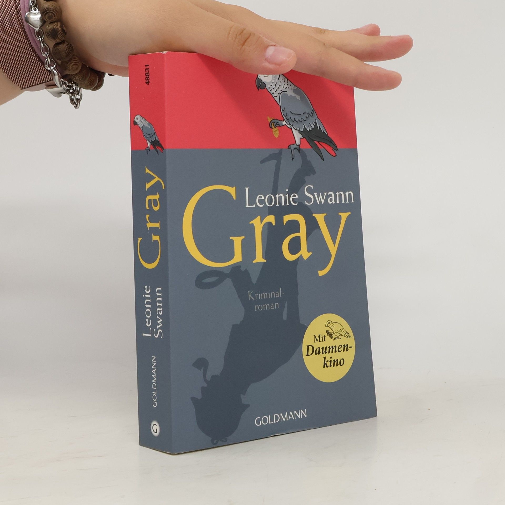 Leonie Swann Gray