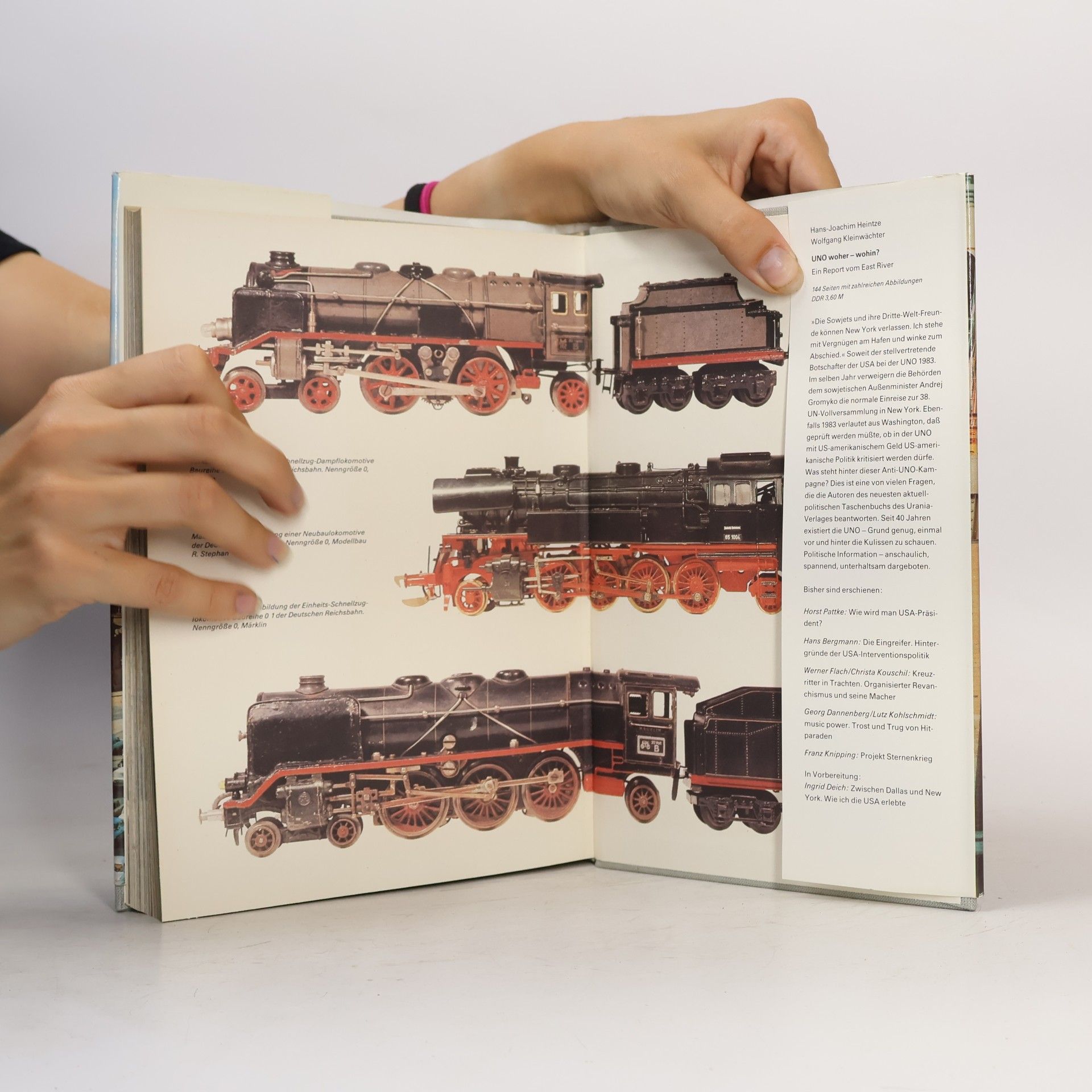 Kolektiv autorů Urania Universum 31