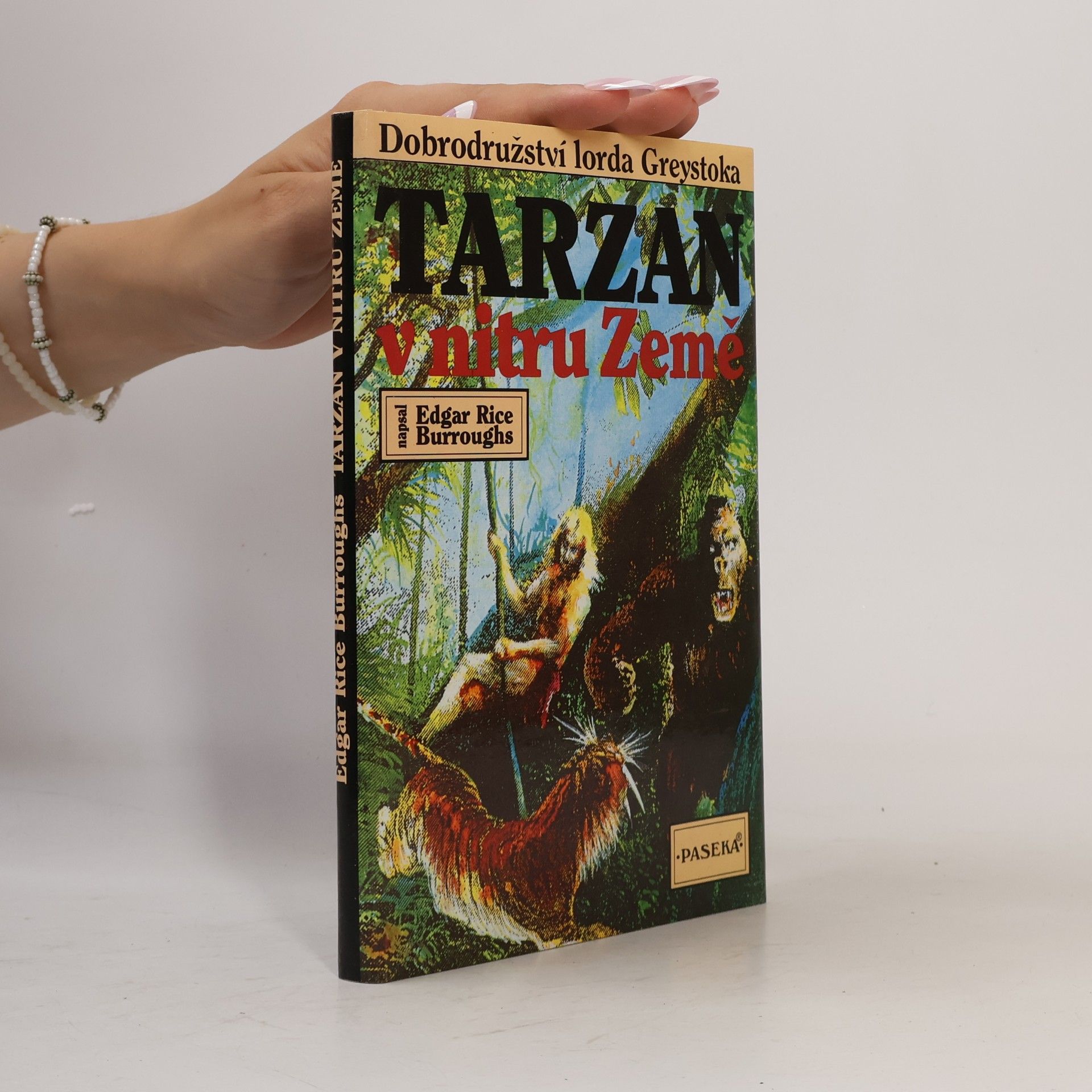 Tarzan v nitru země