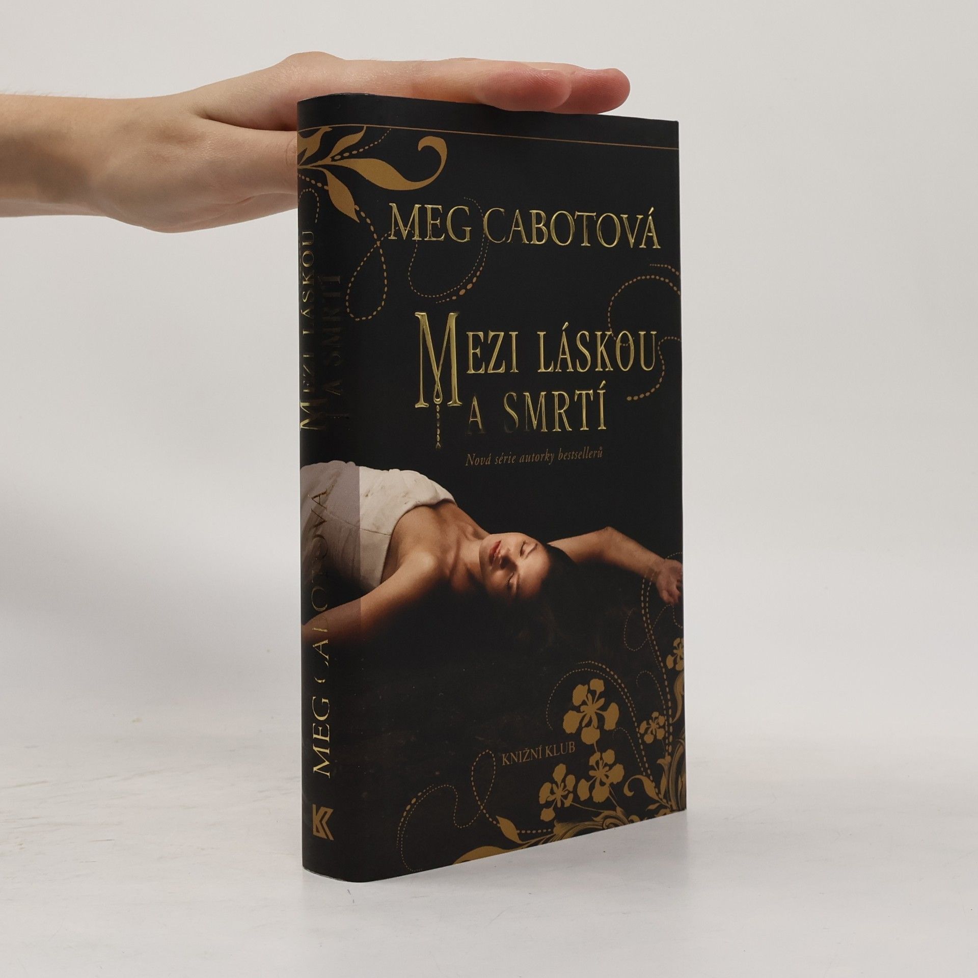 Meg Cabot Mezi láskou a smrtí