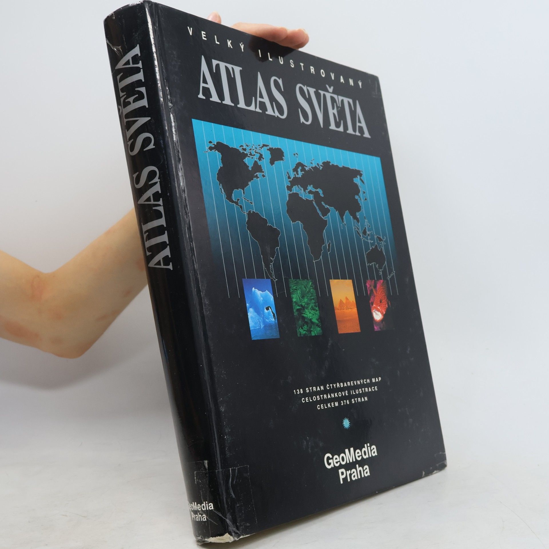 Helena Kholová Velký ilustrovaný atlas světa