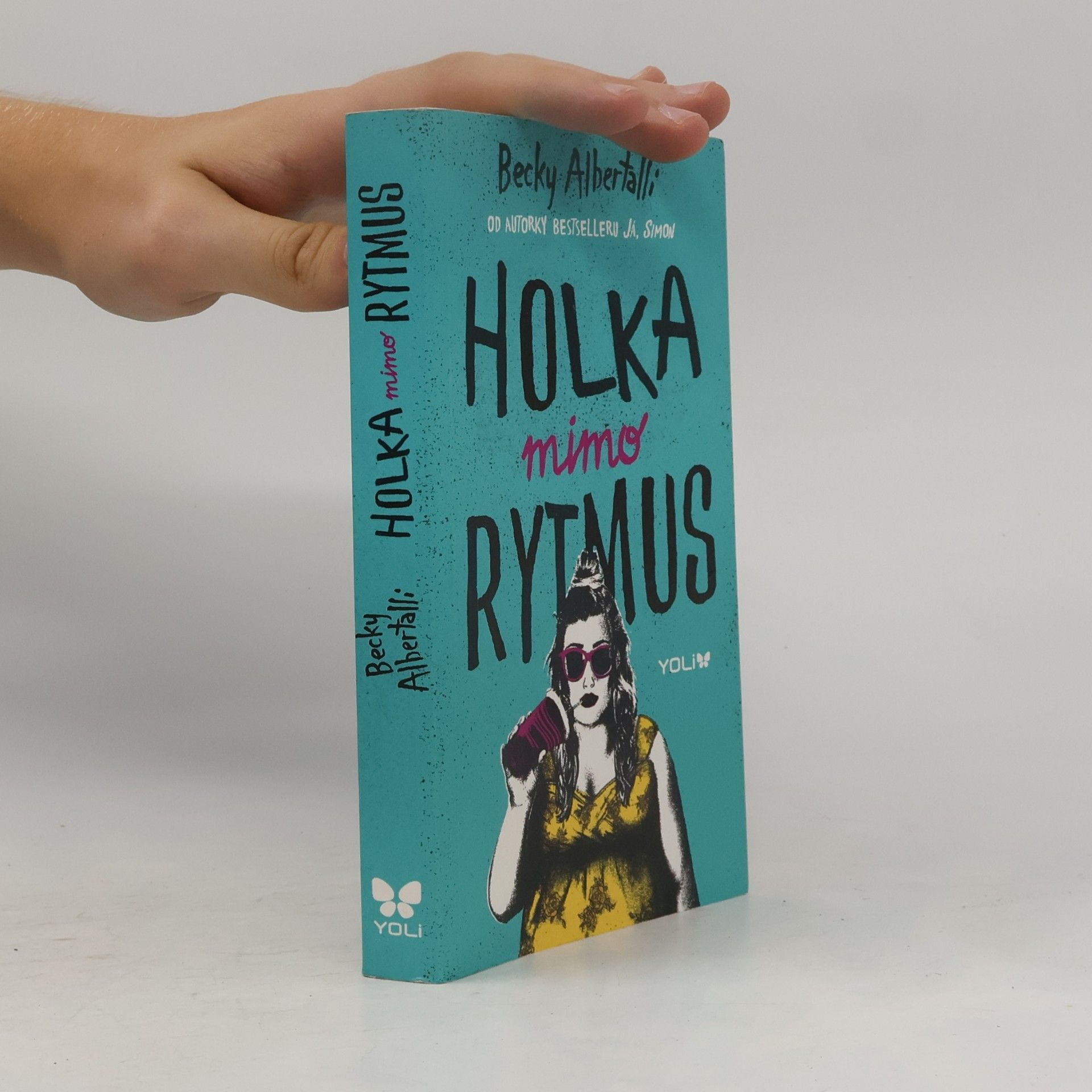 Becky Albertalli Holka mimo rytmus