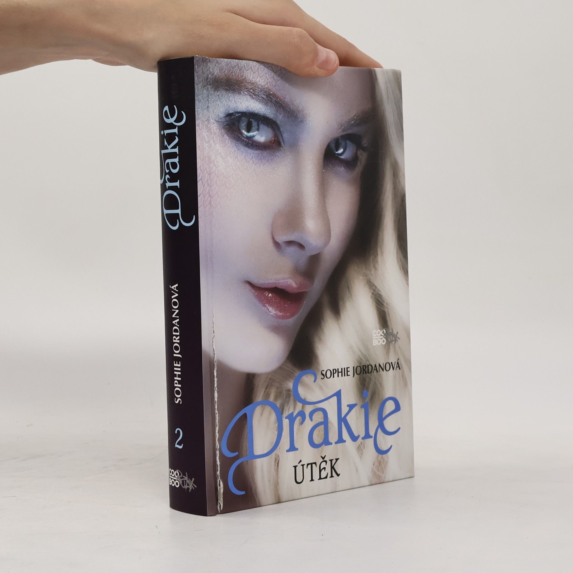 Sophie Jordan Drakie. Útěk