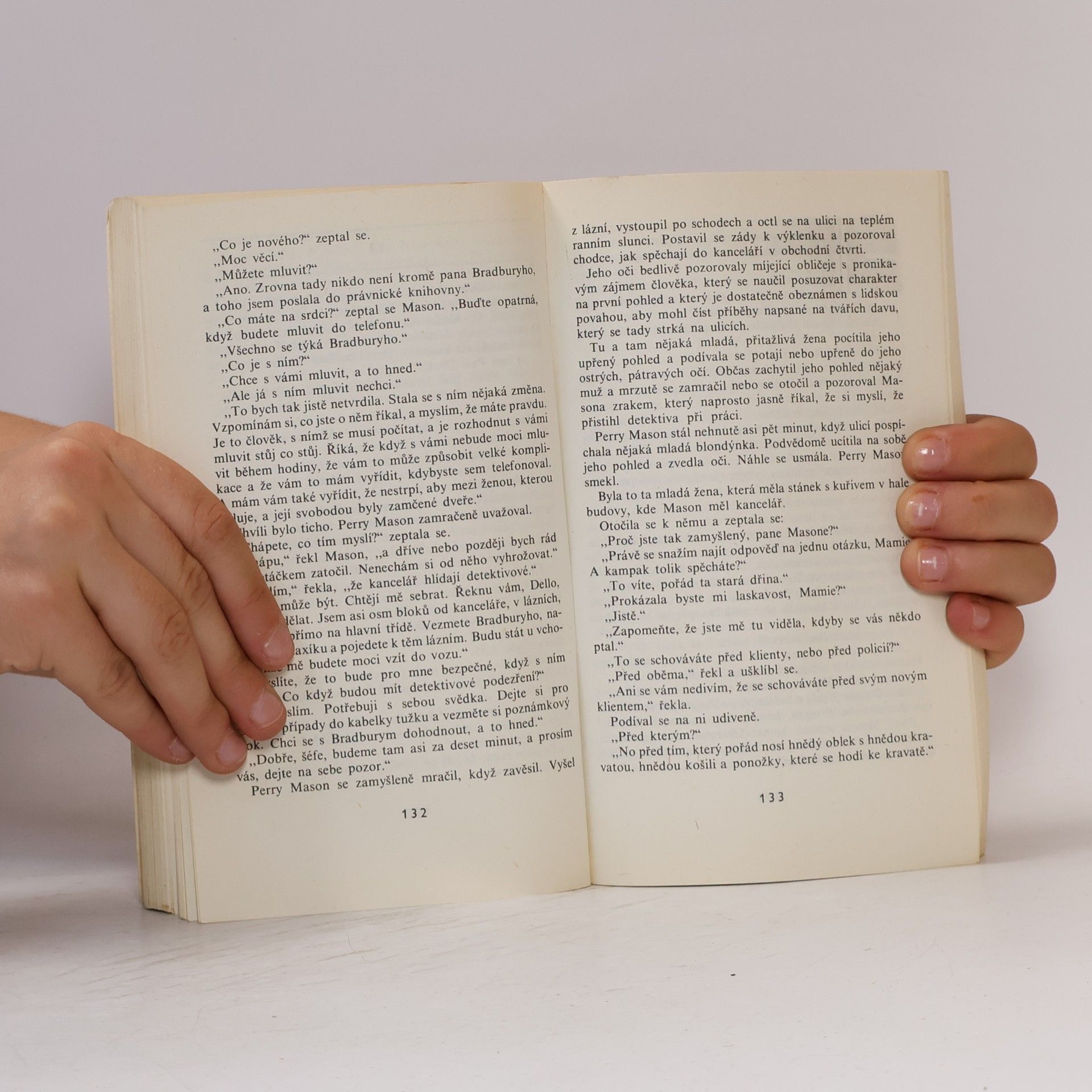 Erle Stanley Gardner Případ šťastných nožek